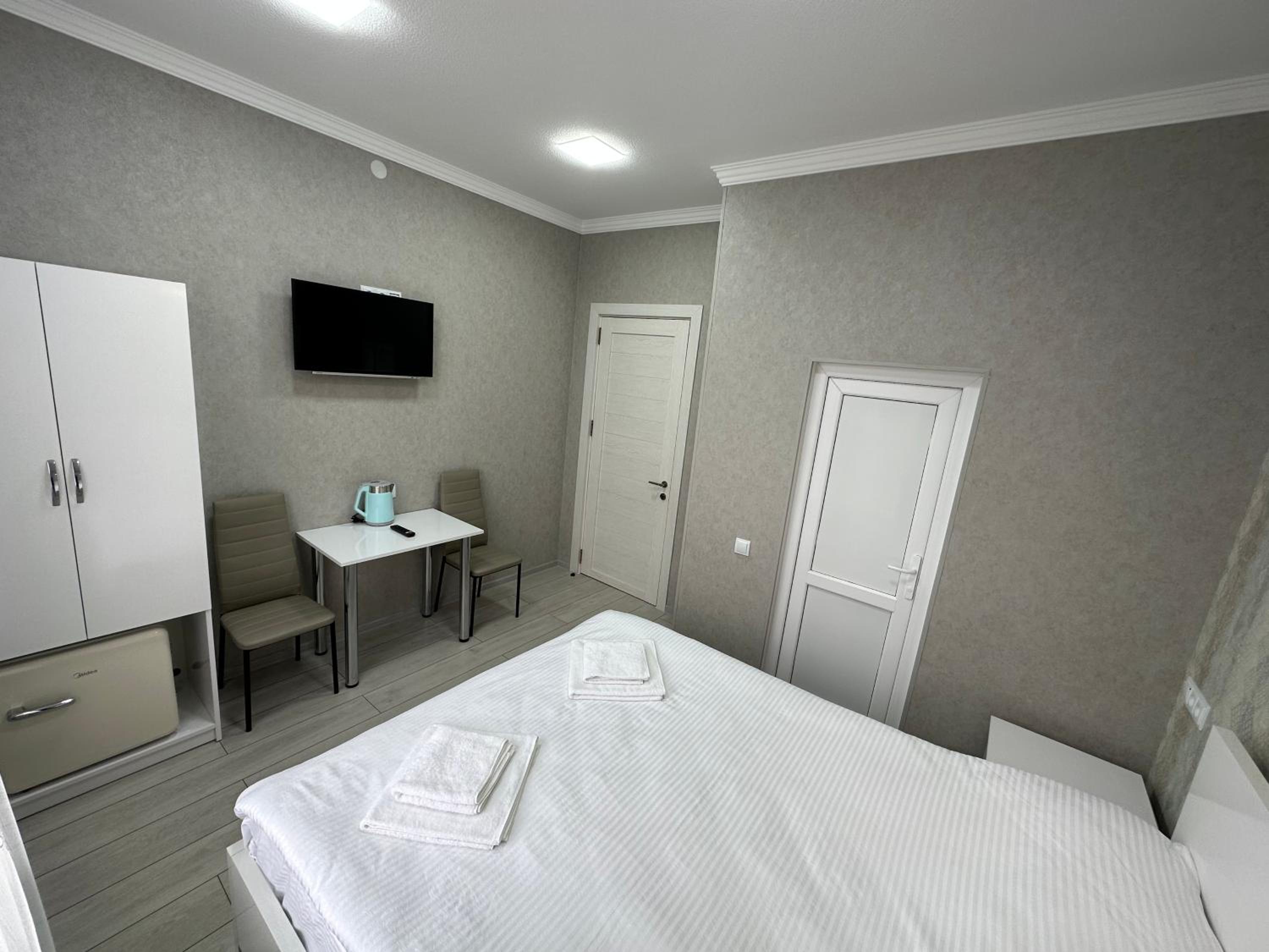 Budget Double Room photo 2