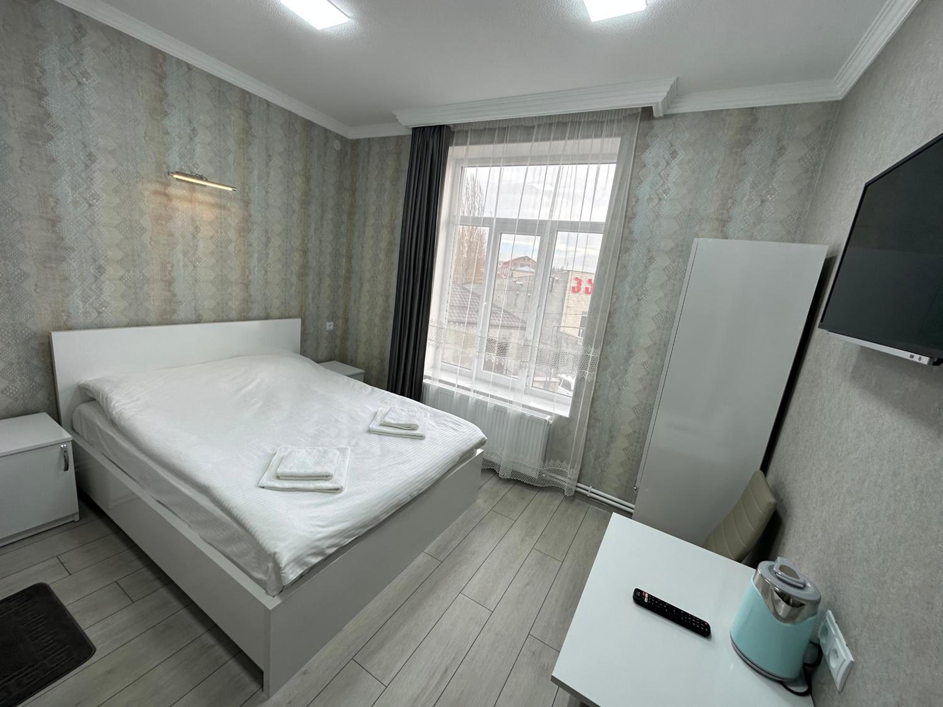 Budget Double Room photo 3