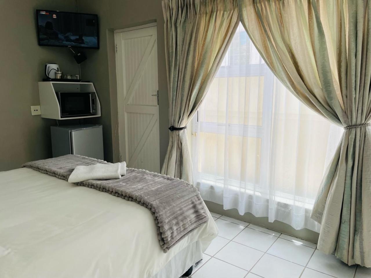 Standard Double Room - Photo 1