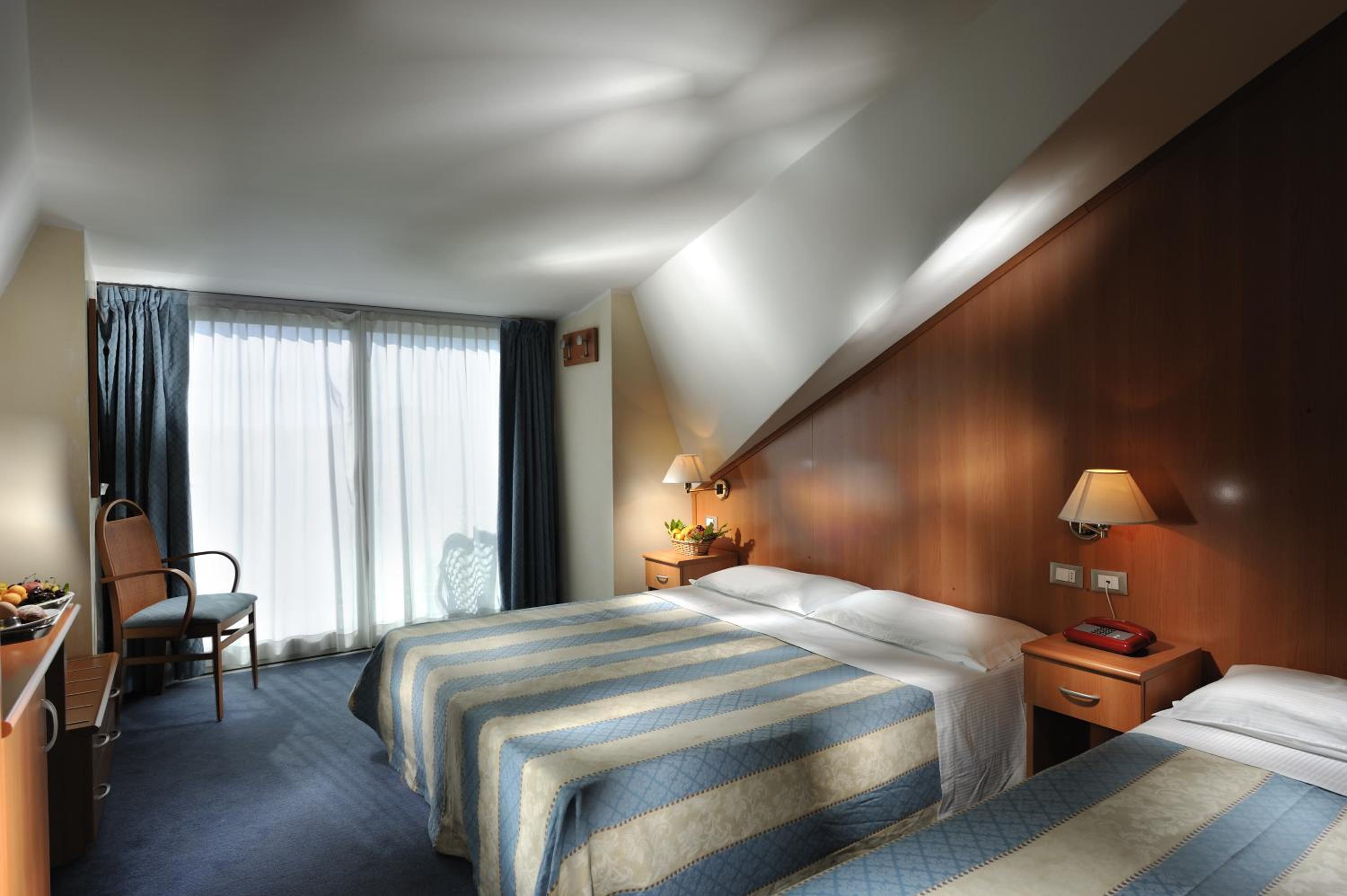 Double Room - Photo 8