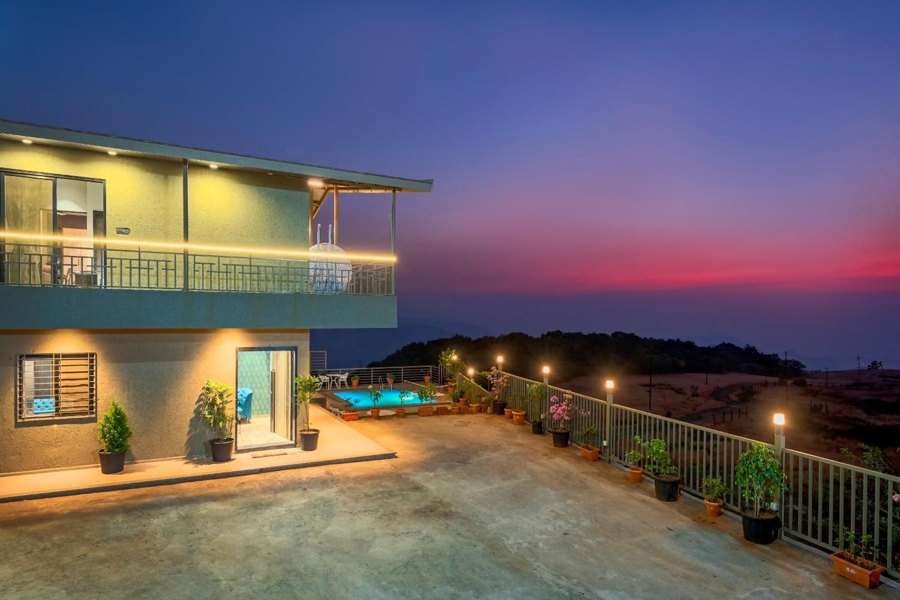 Villa with Private Pool - Photo 25