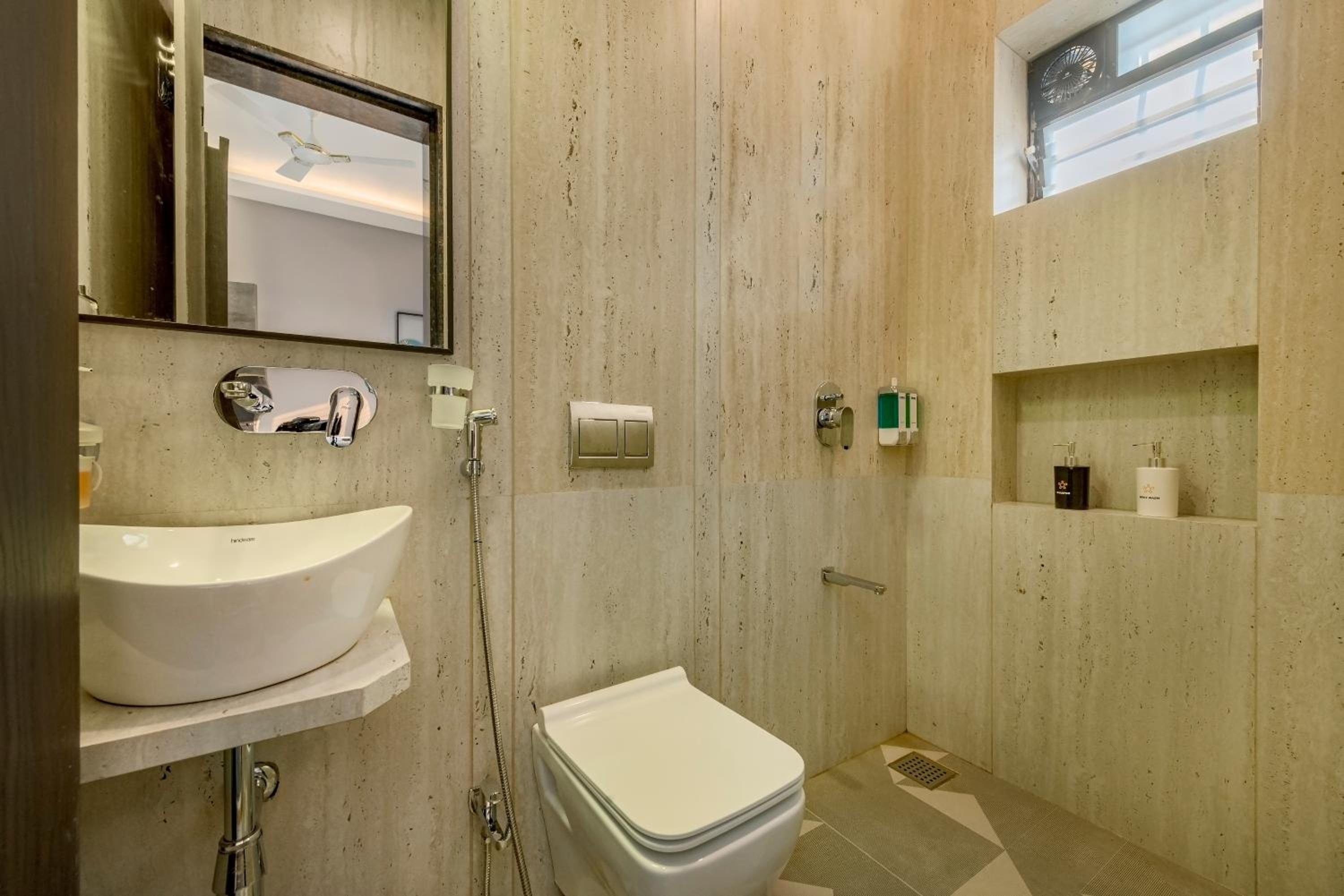 Villa with Private Pool - Photo 8