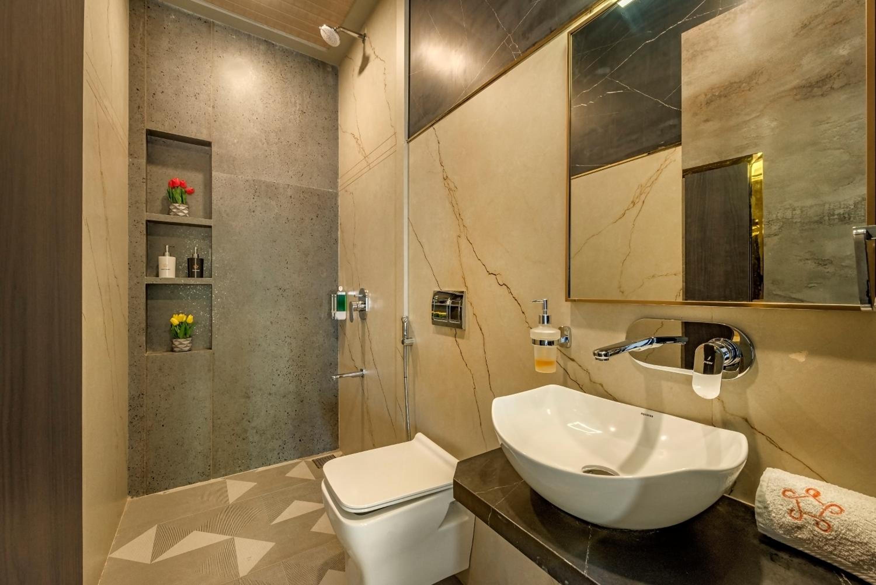 Villa with Private Pool - Photo 14