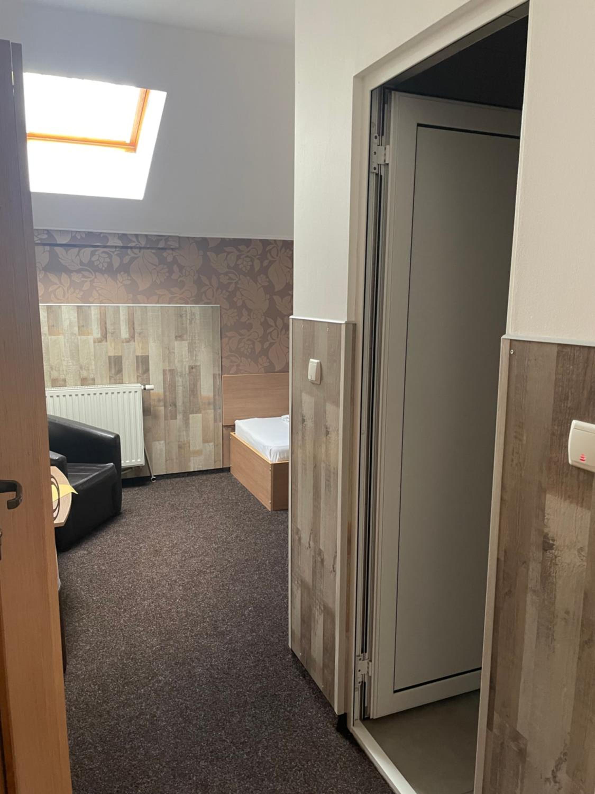 Twin Room with Bathroom - Photo 5