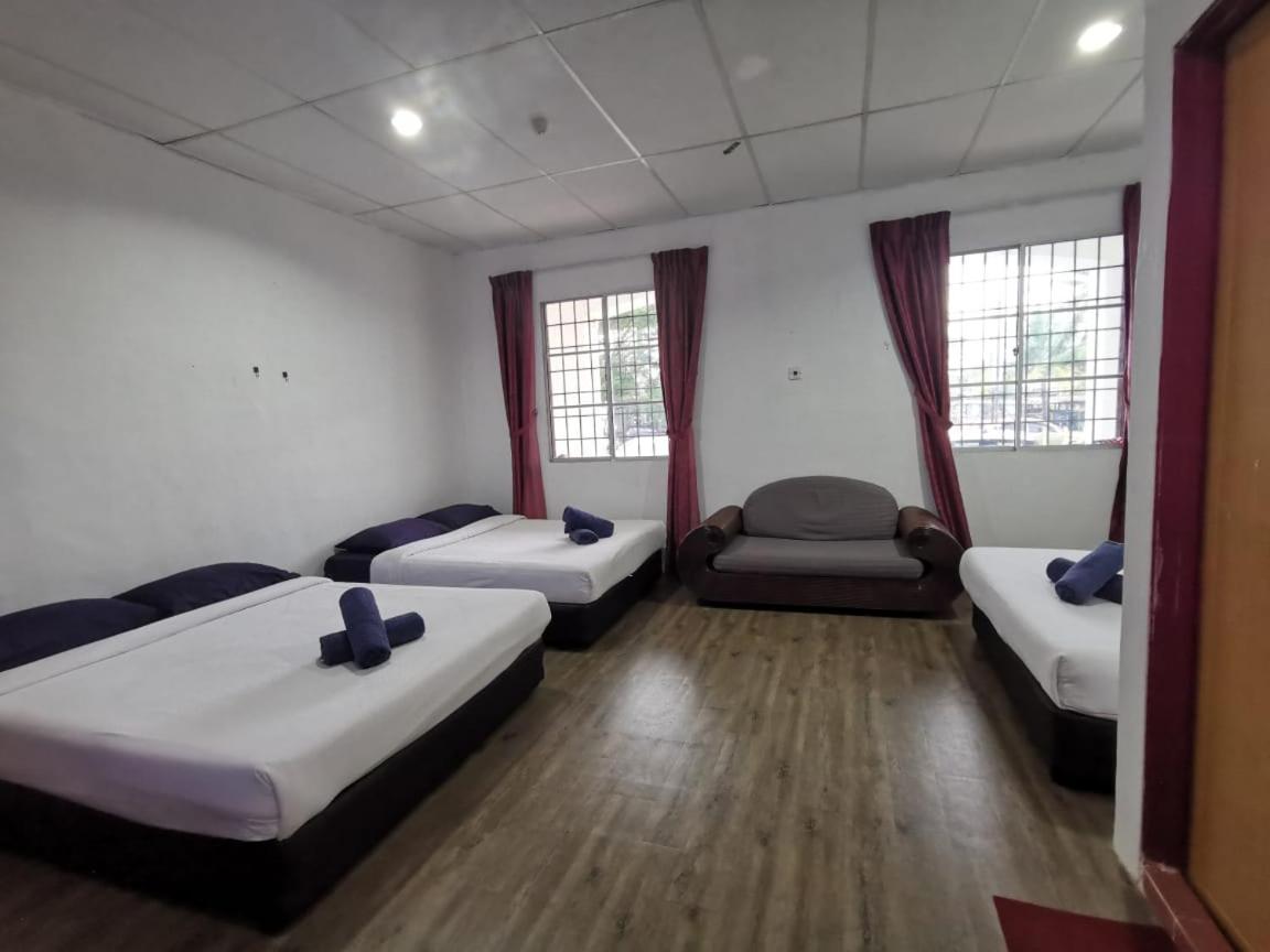 Deluxe Family Room