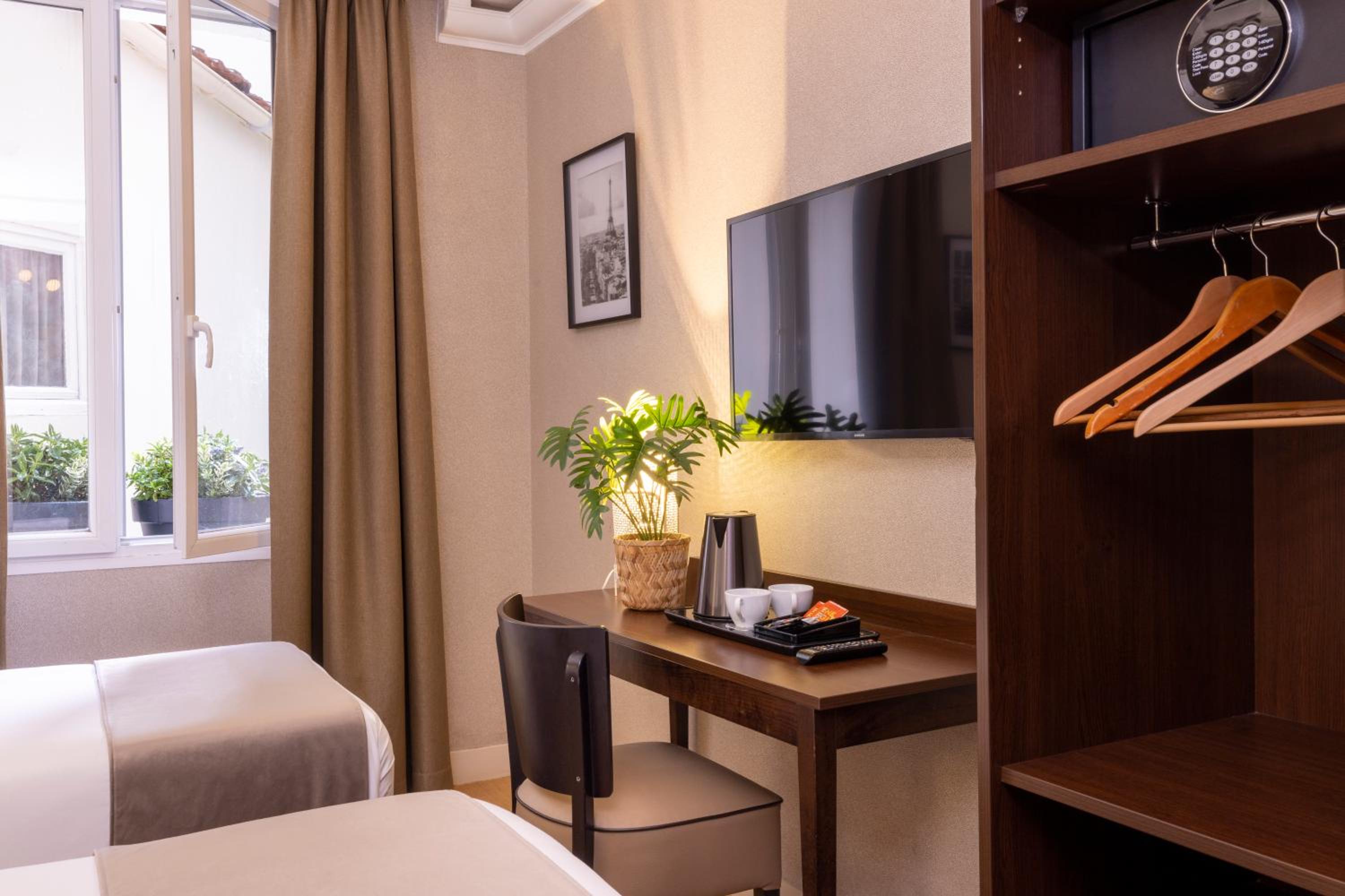 Superior Twin Room photo 2