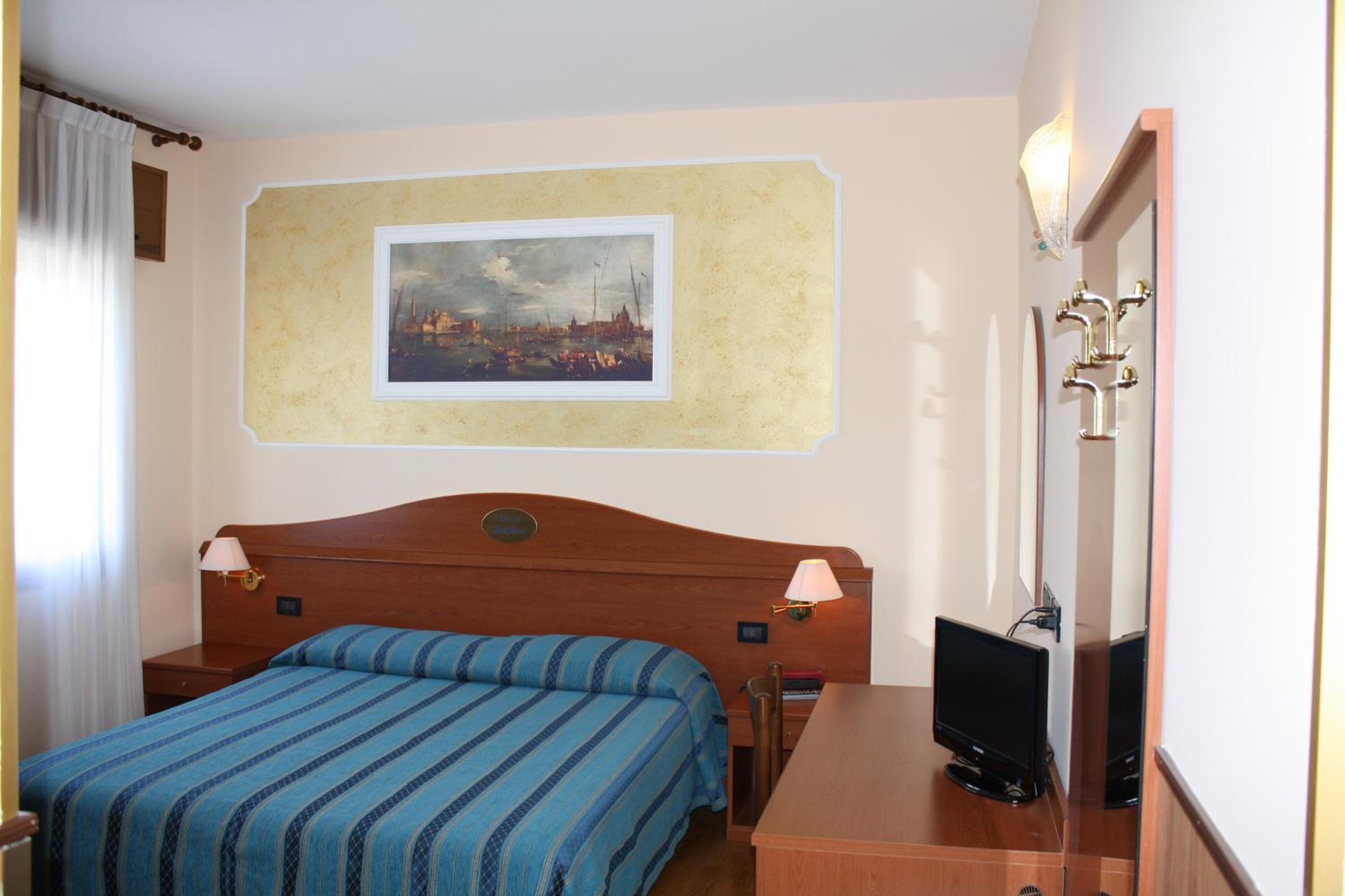 Double or Twin Room photo 1