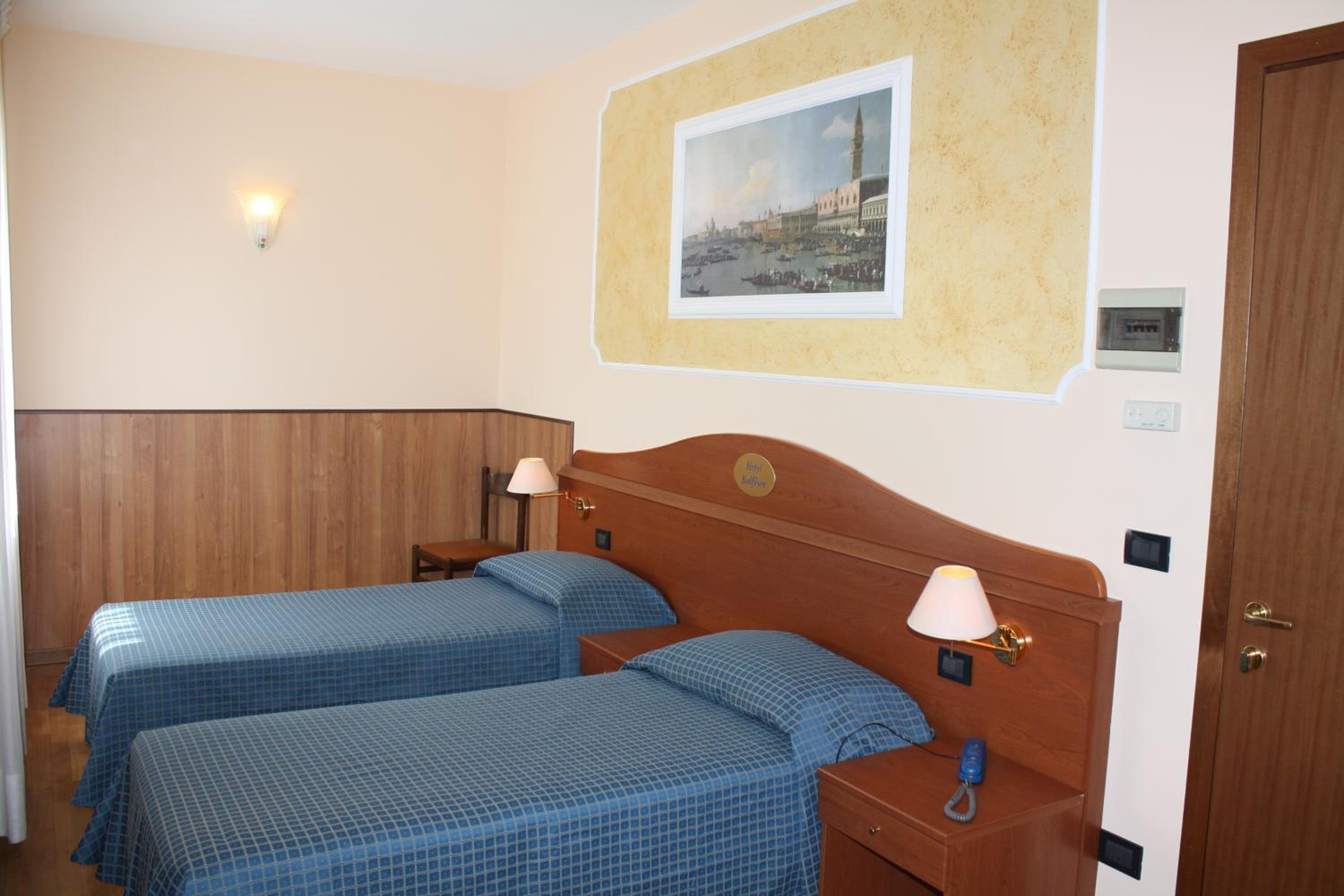 Double or Twin Room photo 2