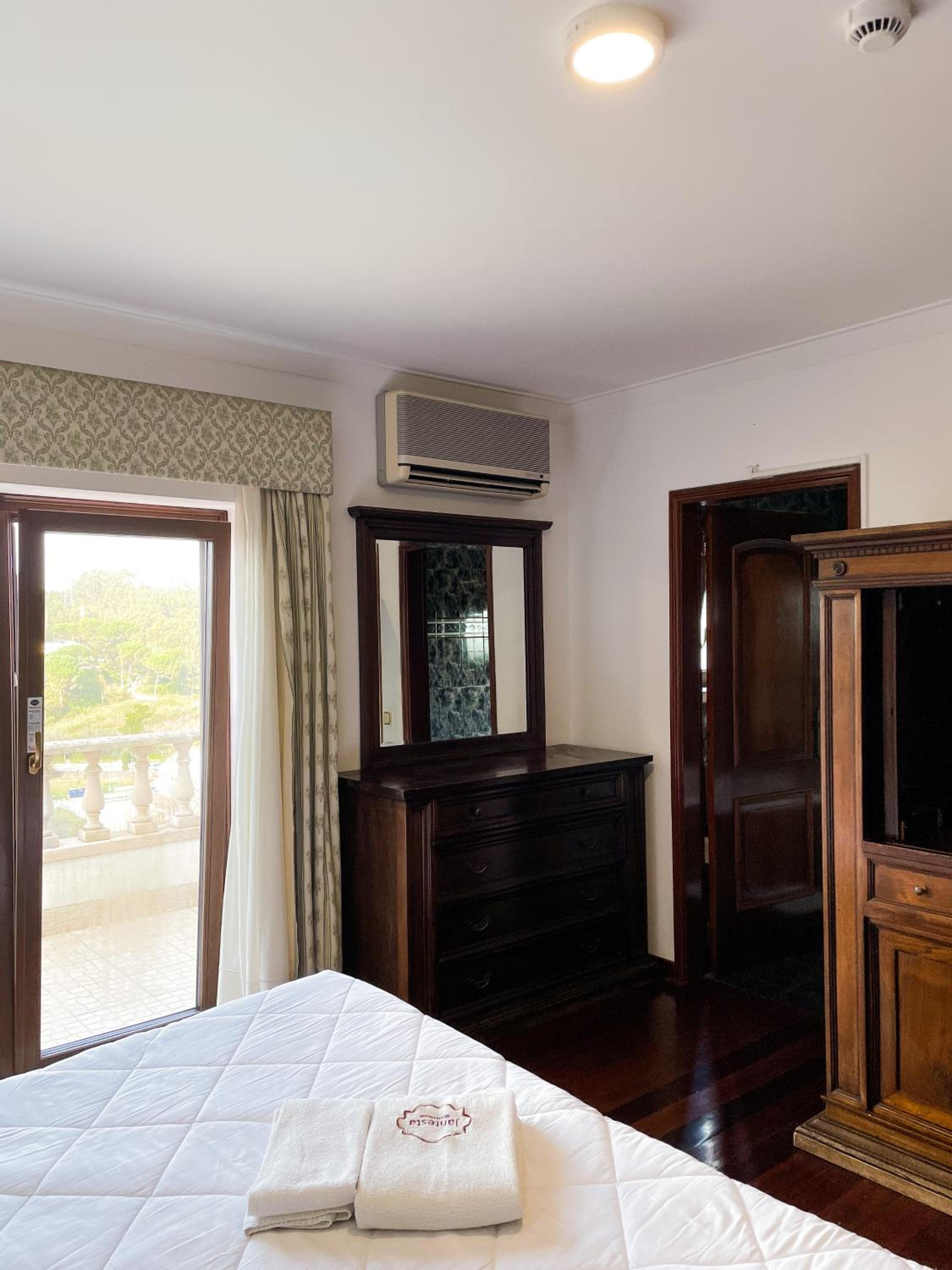 Suite with Spa Bath - Photo 4