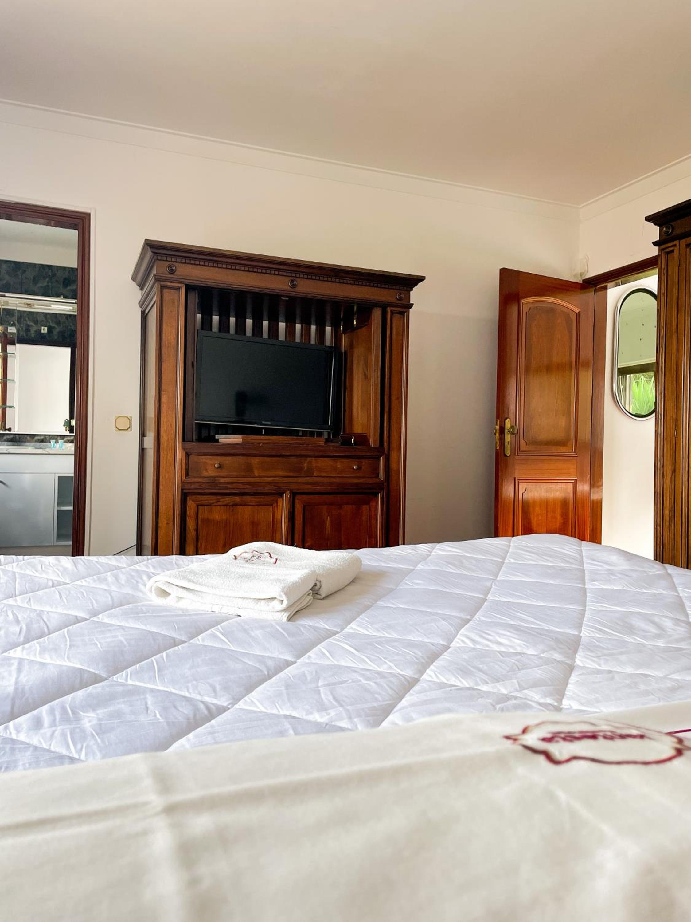 Suite with Spa Bath - Photo 14