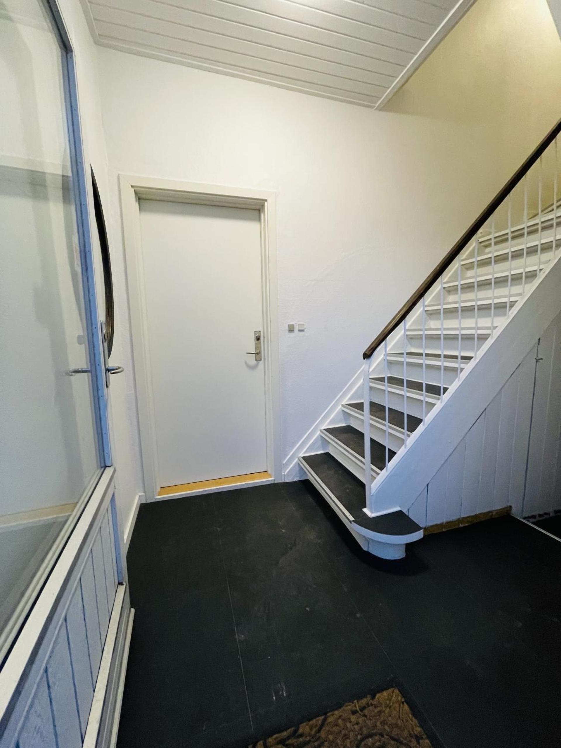 Three-Bedroom Apartment photo 2