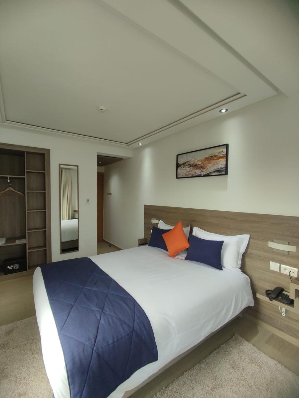 Standard Double Room - Photo 3
