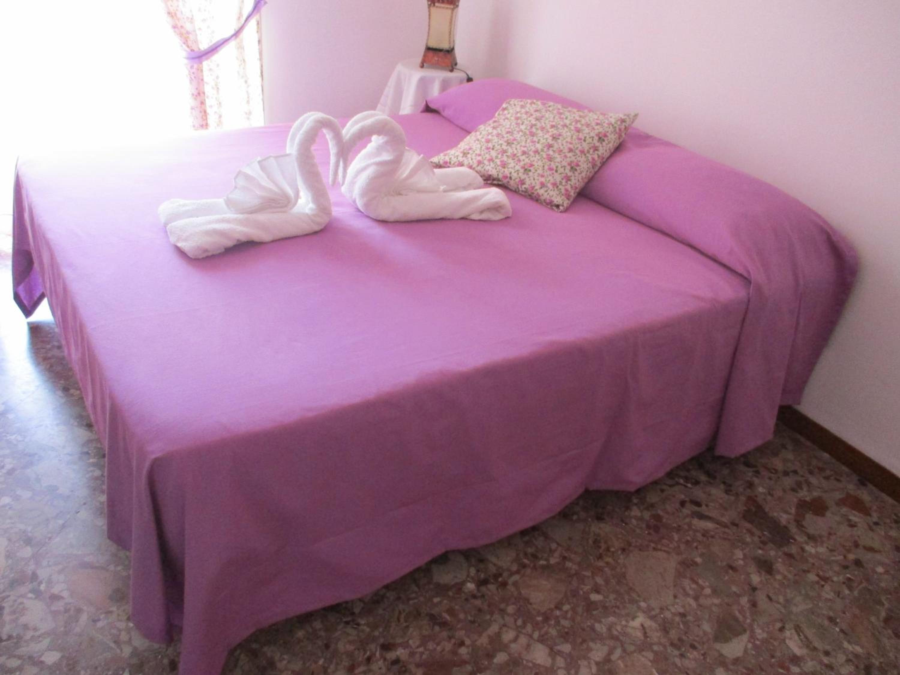 Double Room with Private Bathroom - Photo 4