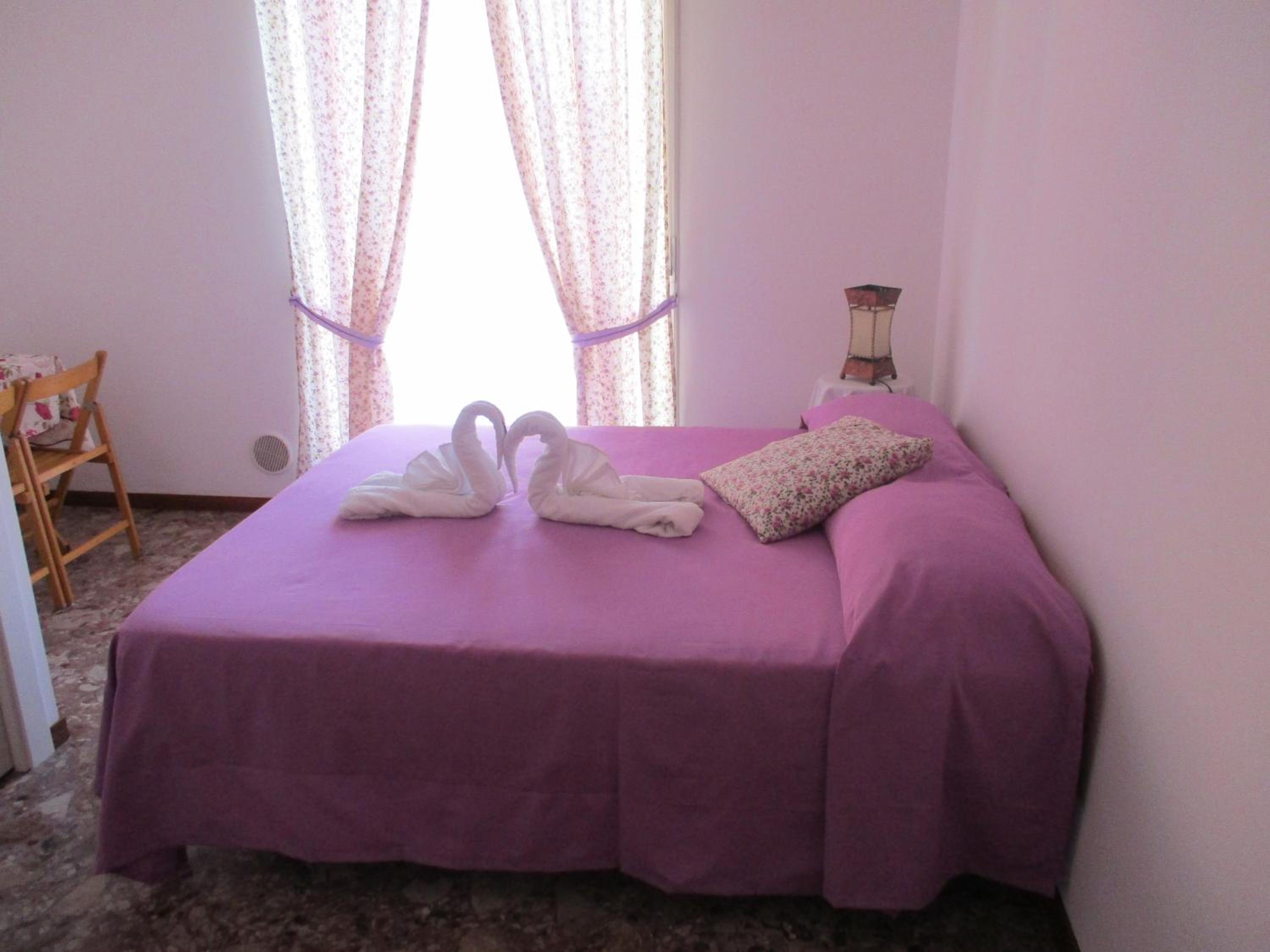 Double Room with Private Bathroom - Photo 1