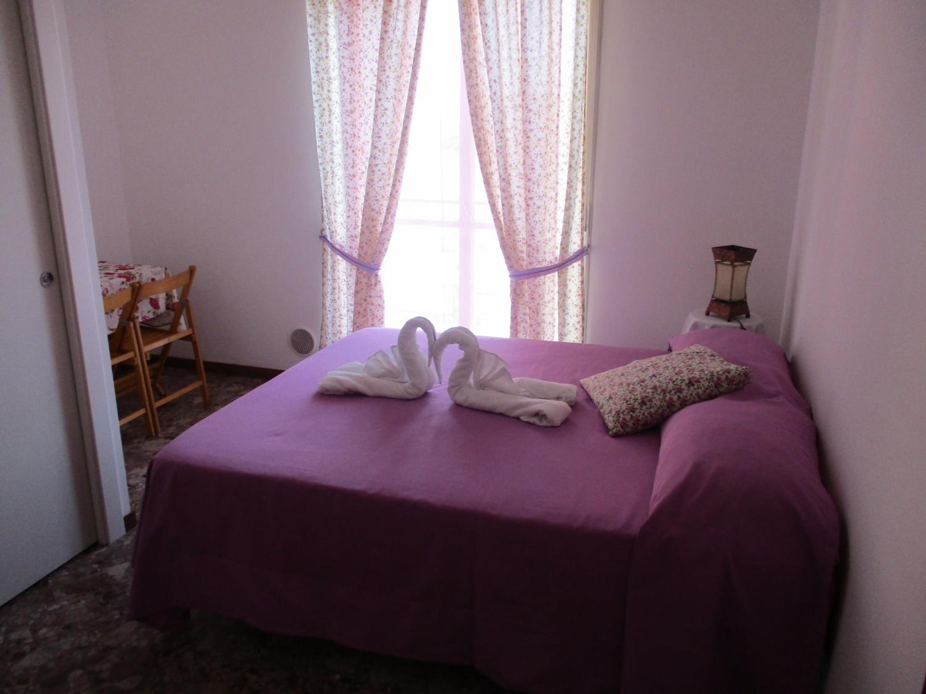Double Room with Private Bathroom - Photo 3