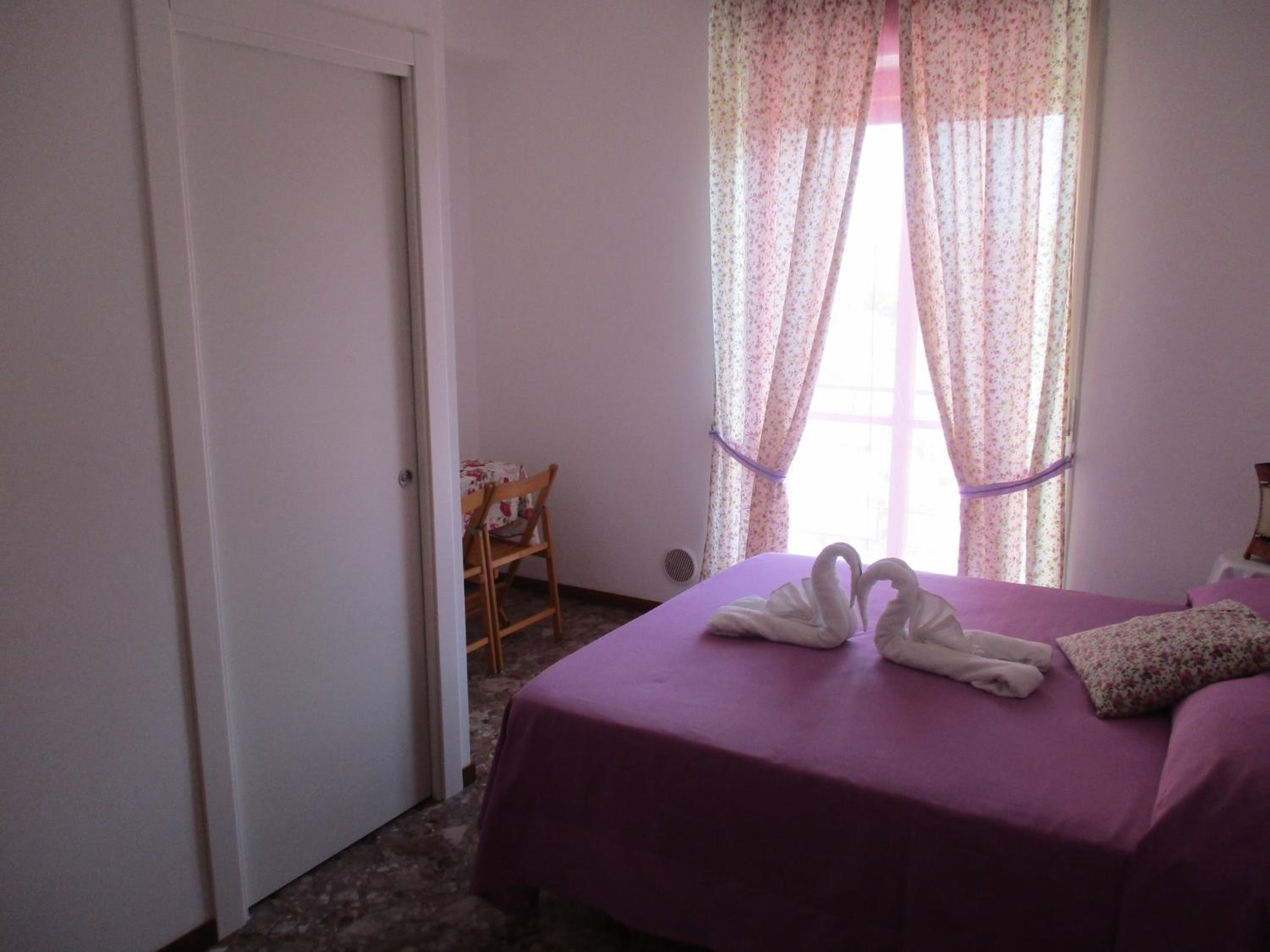 Double Room with Private Bathroom - Photo 5