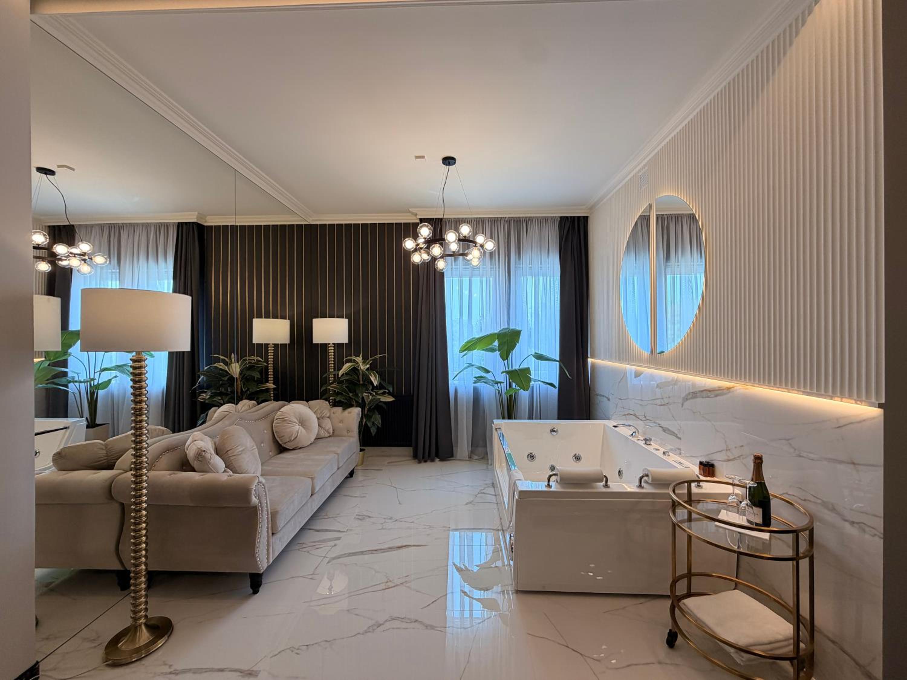 Deluxe Double Room with Bath