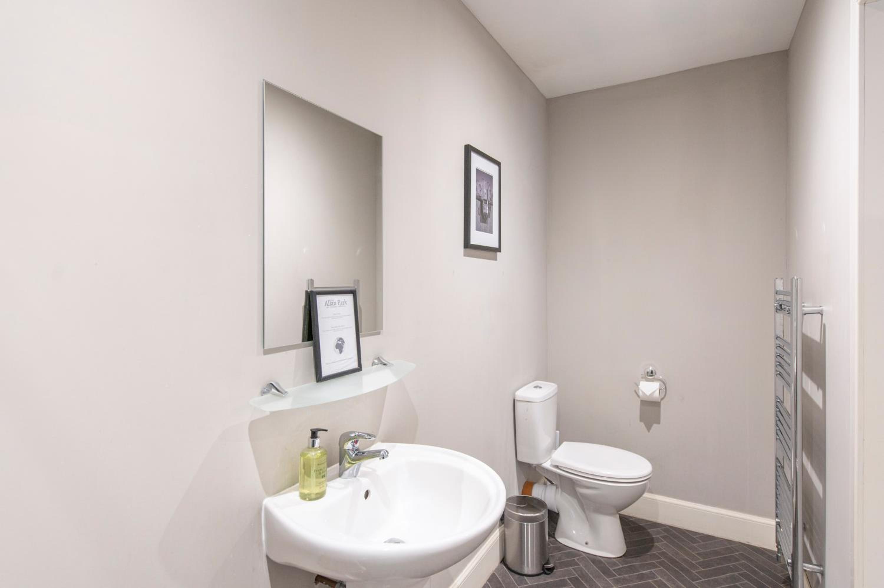 Standard King Room photo 3