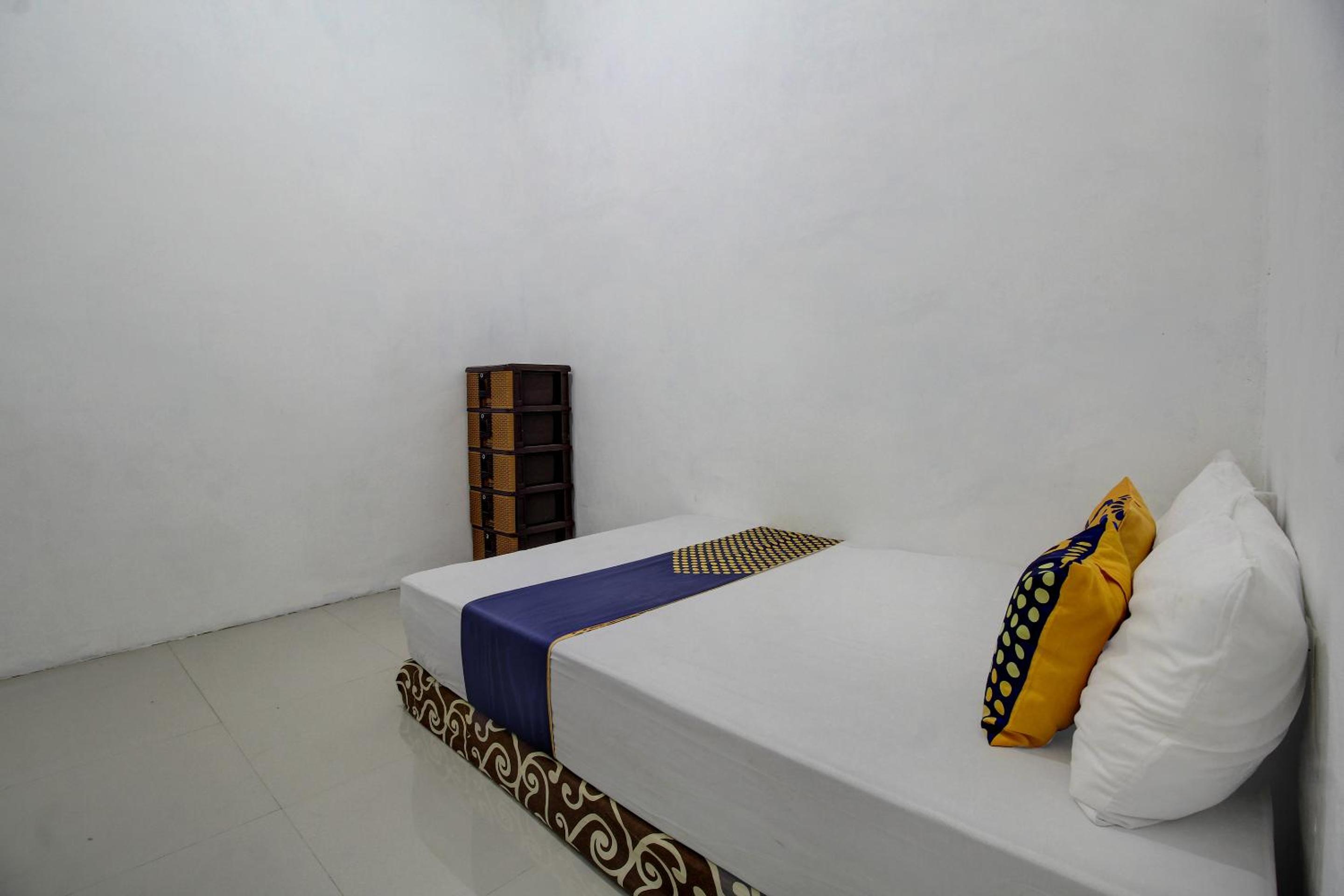 Double Room - Photo 9