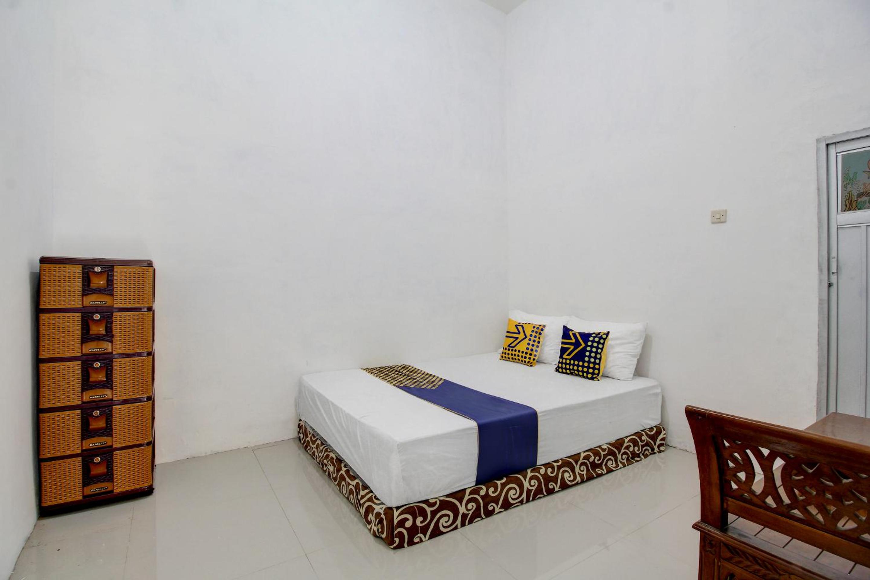 Double Room - Photo 10