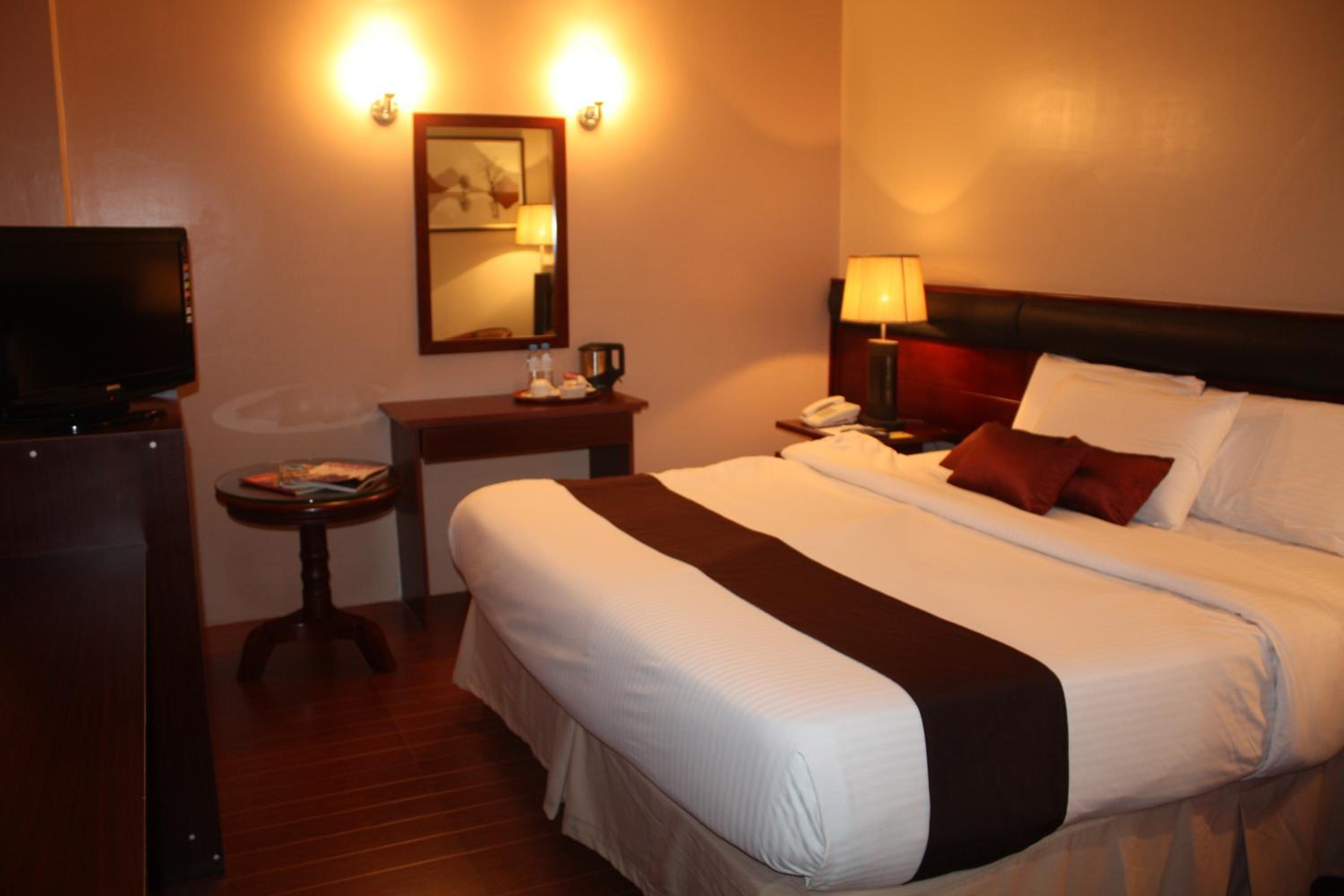 Executive King Room - Photo 3