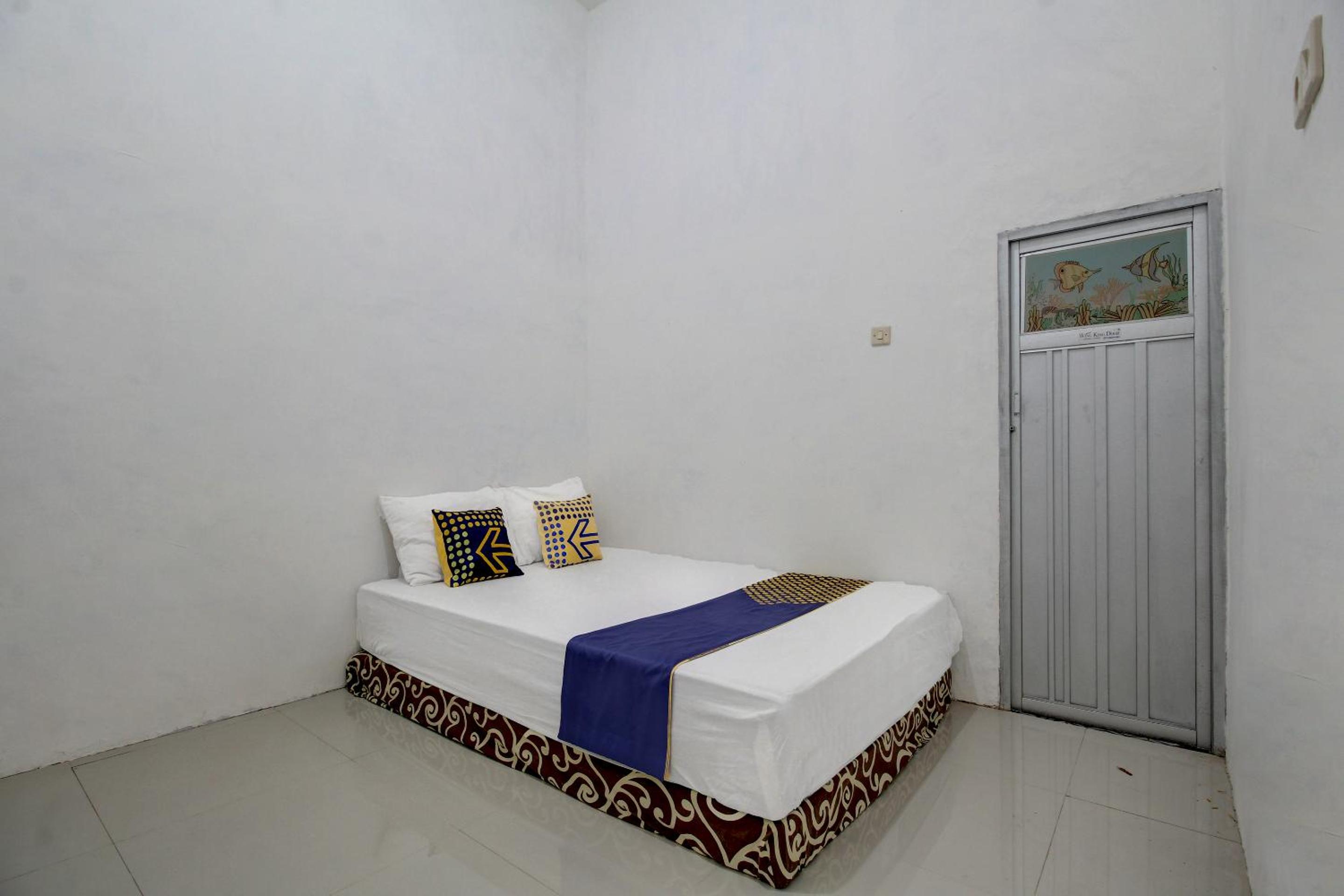 Double Room - Photo 13