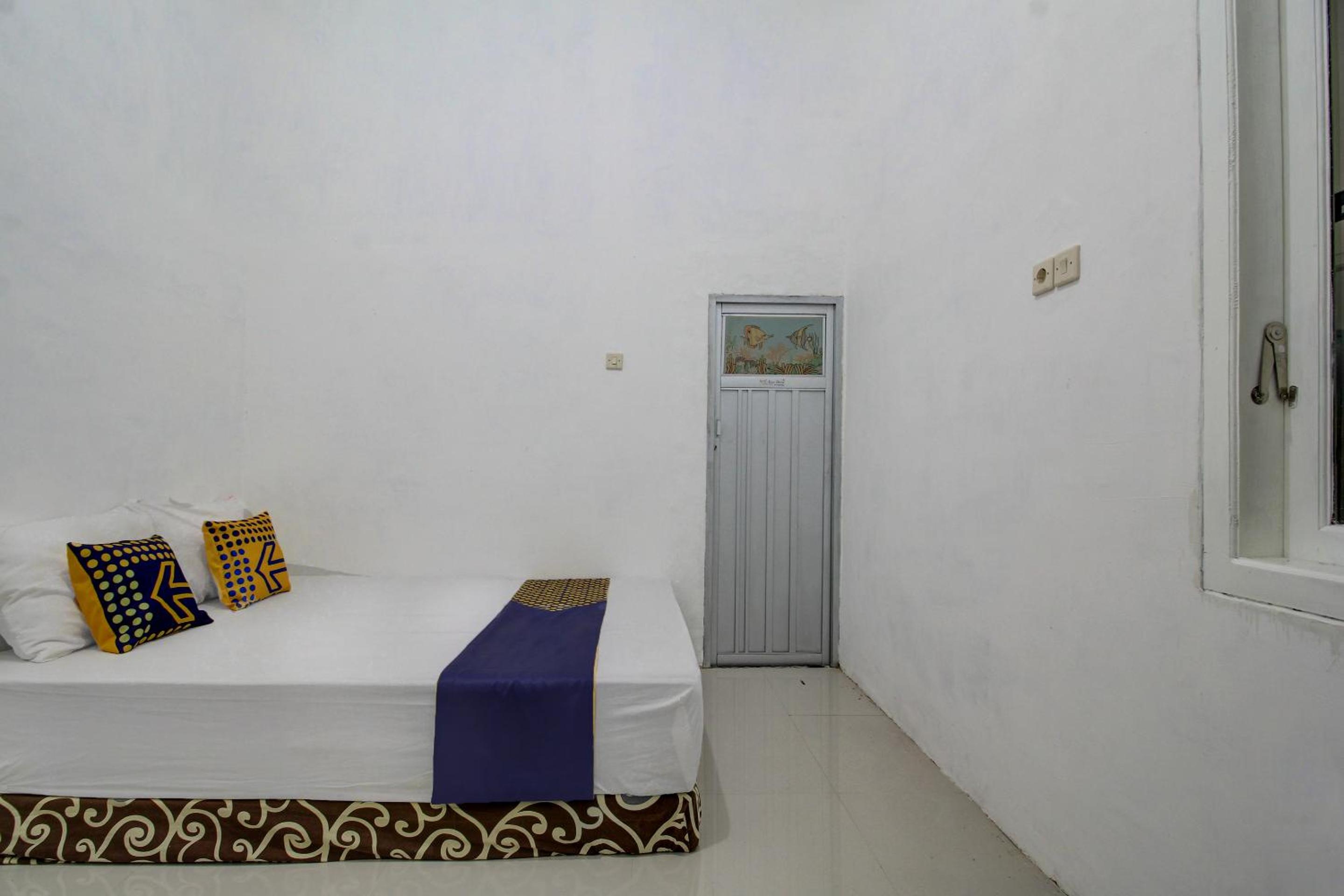 Double Room - Photo 8