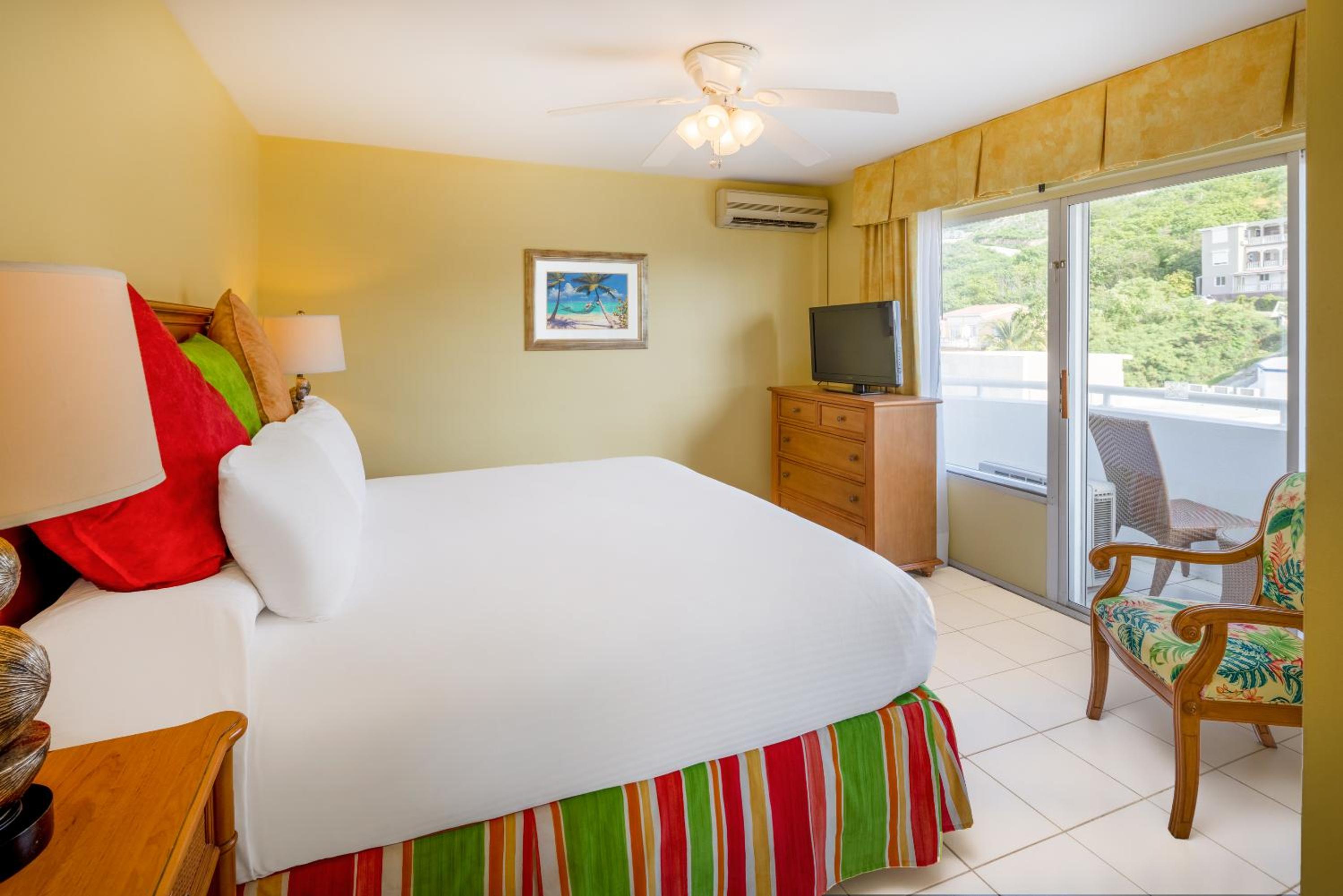 Two-Bedroom Apartment With Two King Beds And Ocean View - Non-Smoking