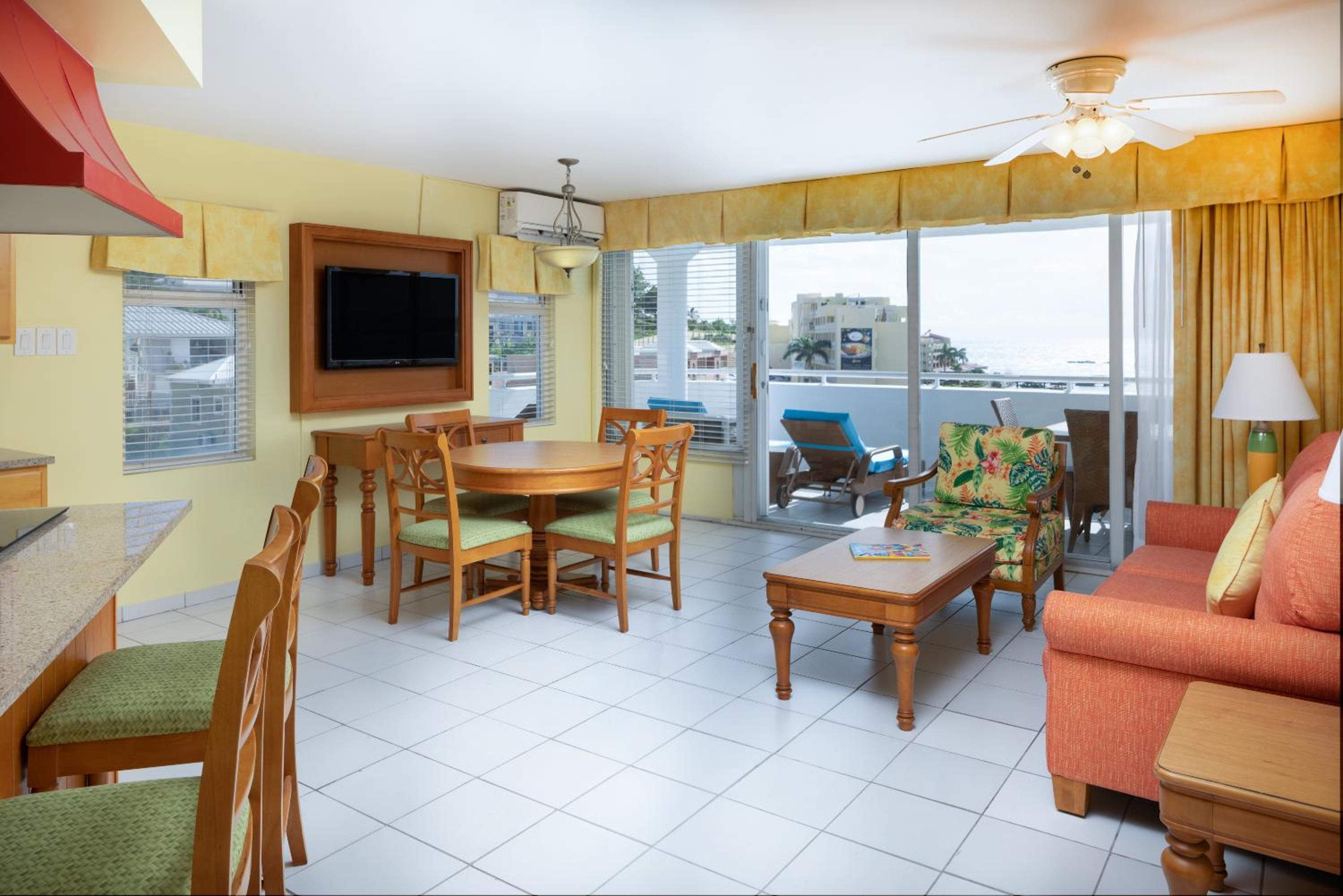 One-Bedroom King Apartment - Non-Smoking