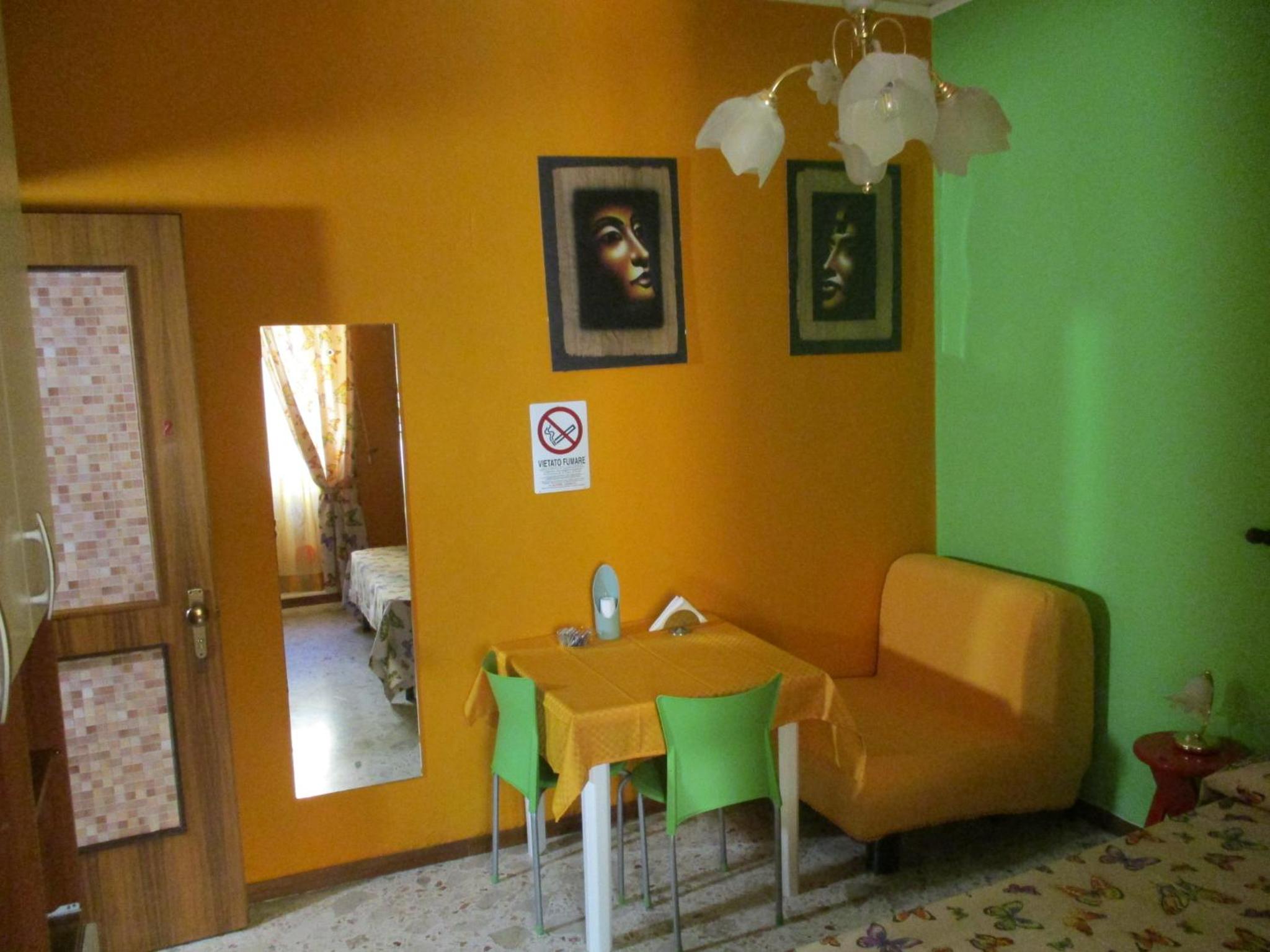 Quadruple Room with Private External Bathroom - Photo 3