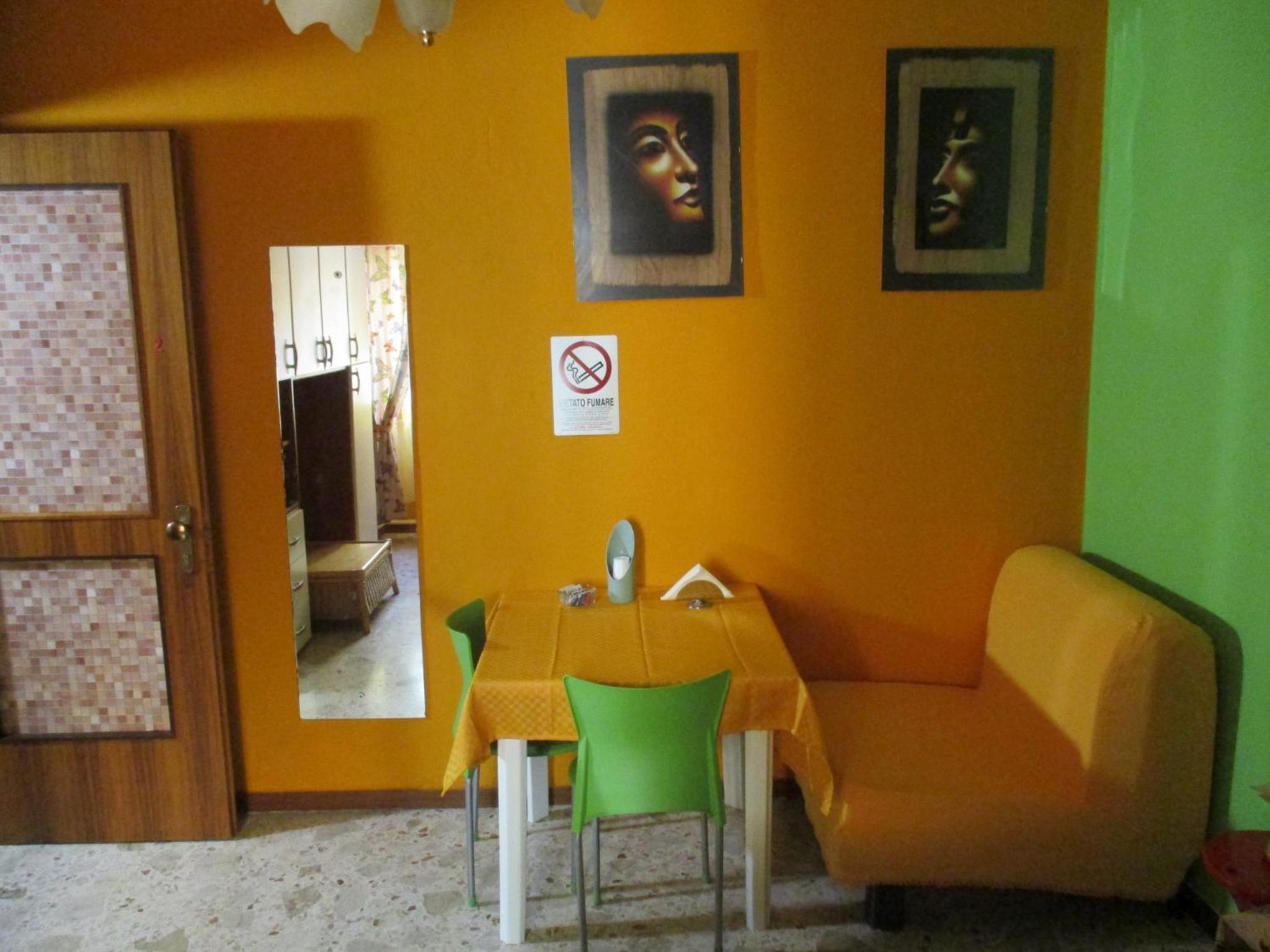 Quadruple Room with Private External Bathroom - Photo 18