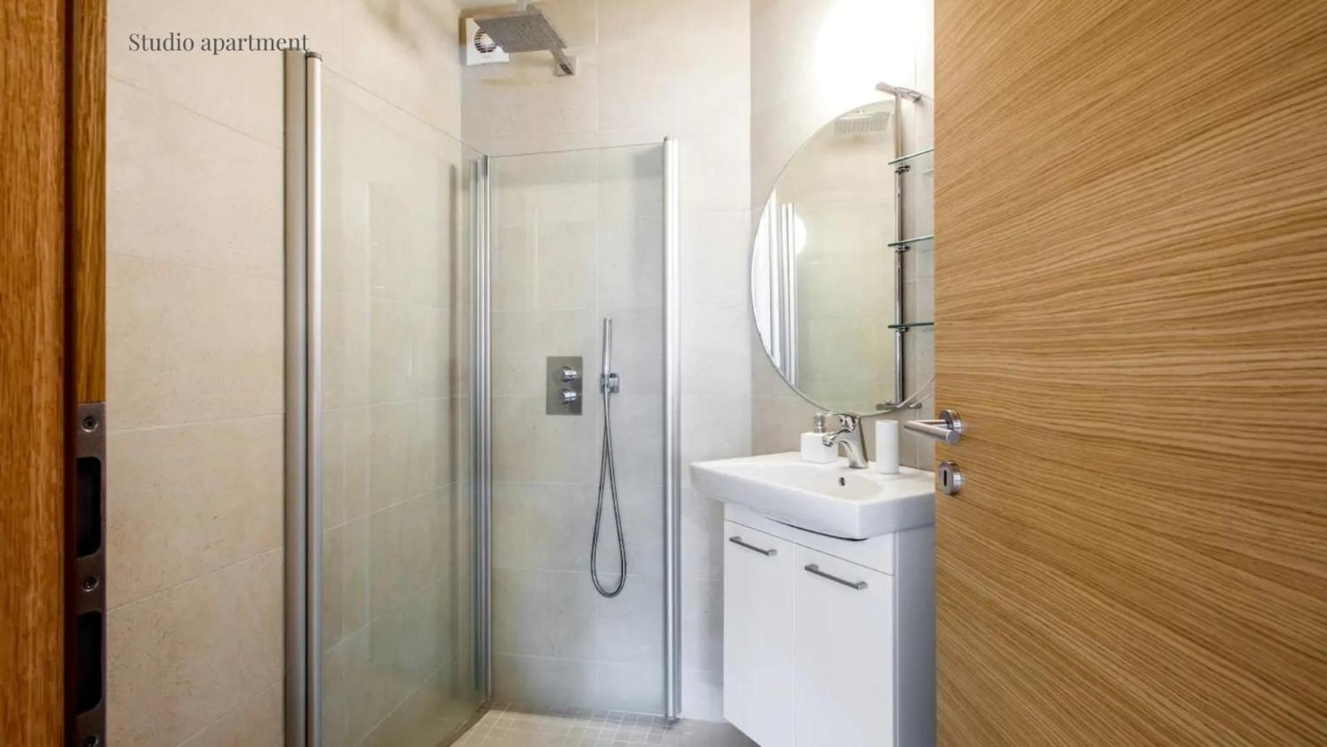 Studio Apartment - Photo 7