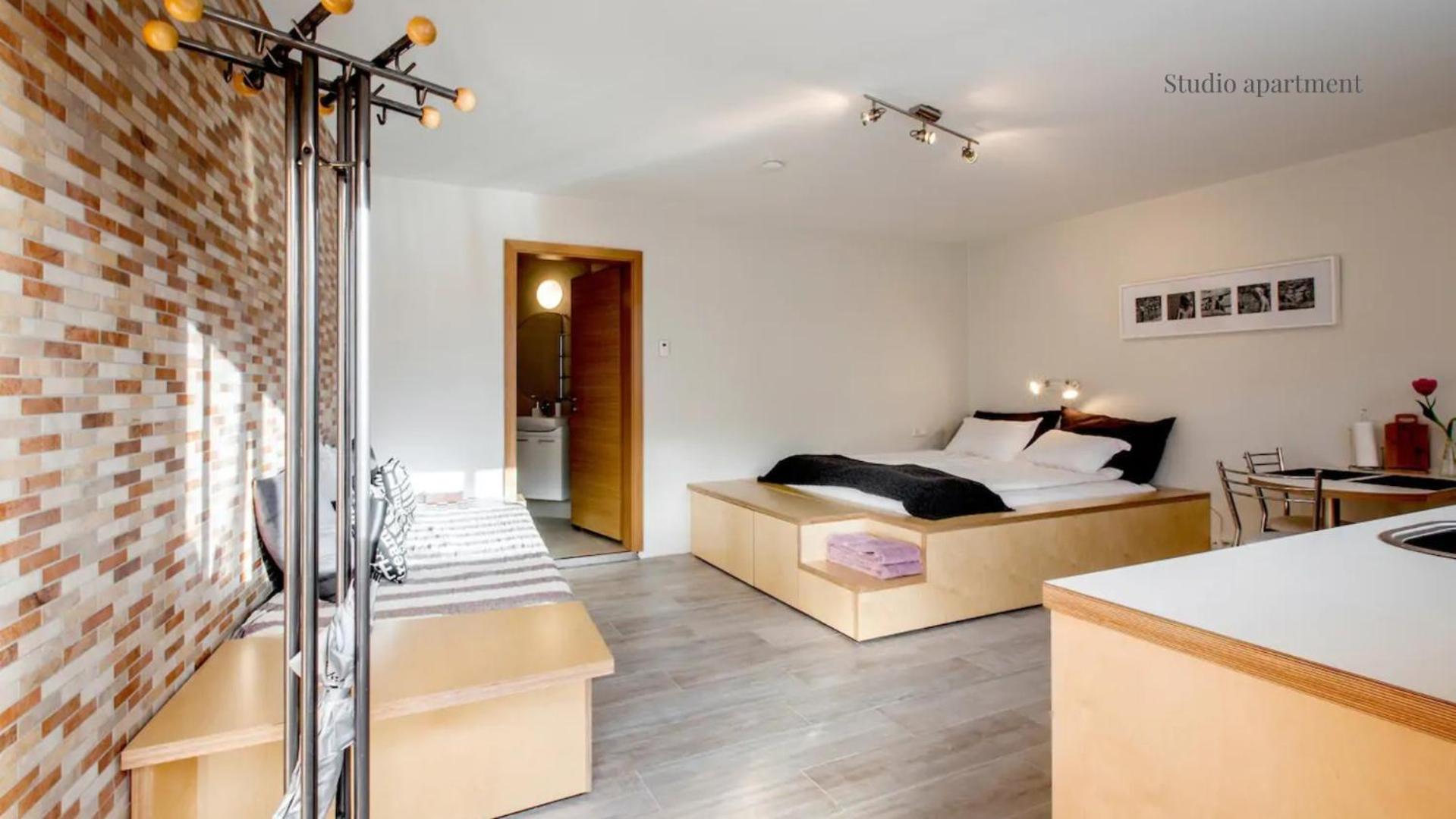 Studio Apartment - Photo 1