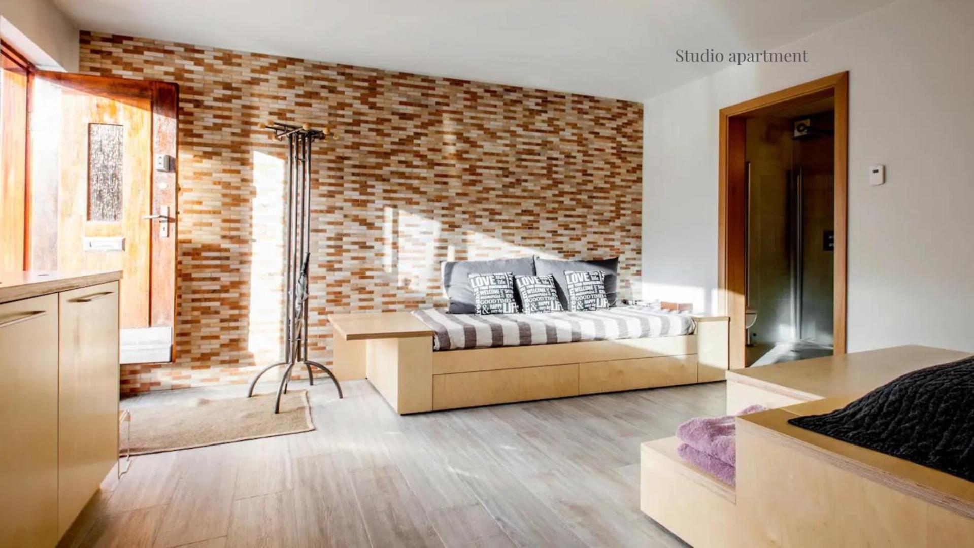 Studio Apartment - Photo 4