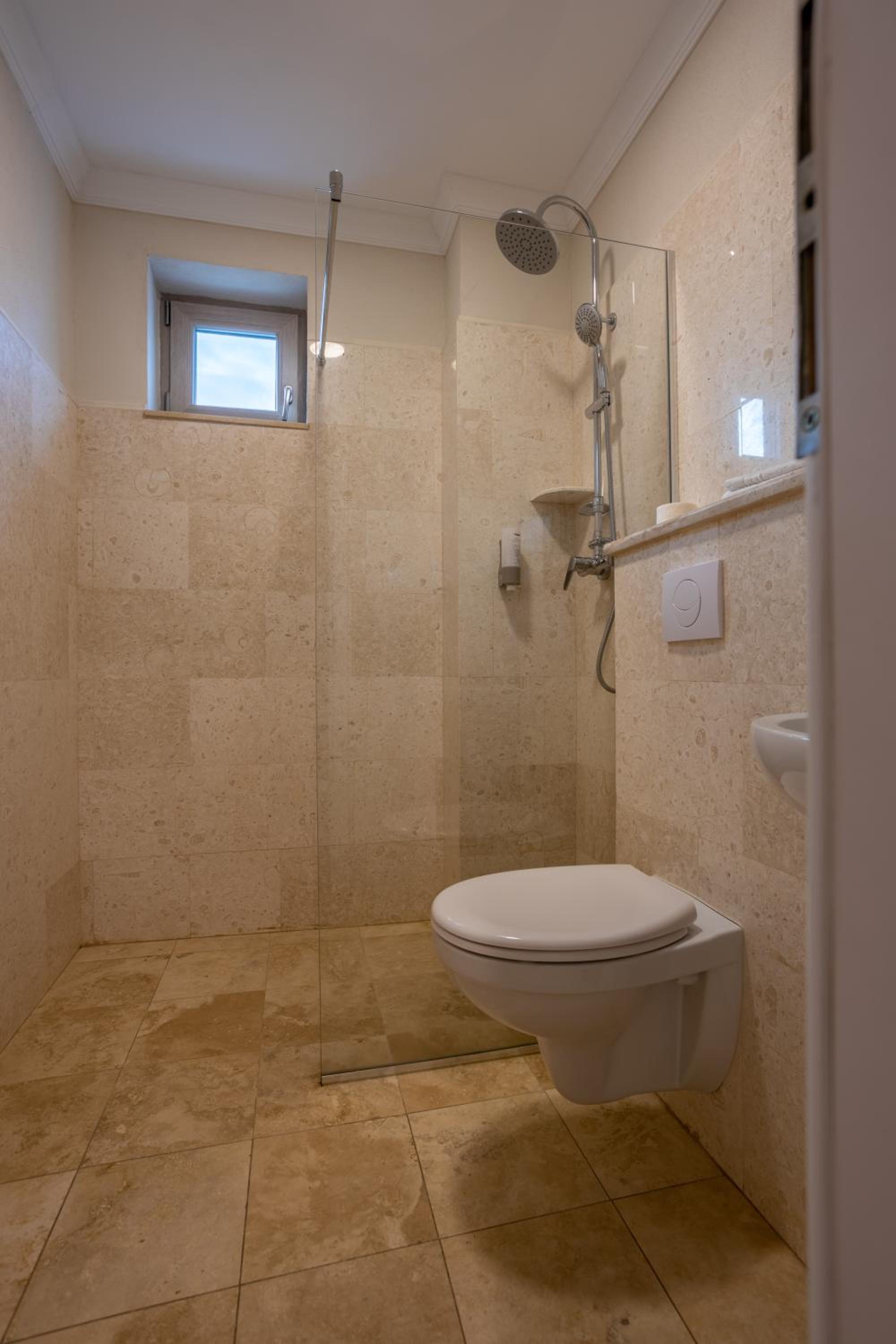 Double Room - Photo 3