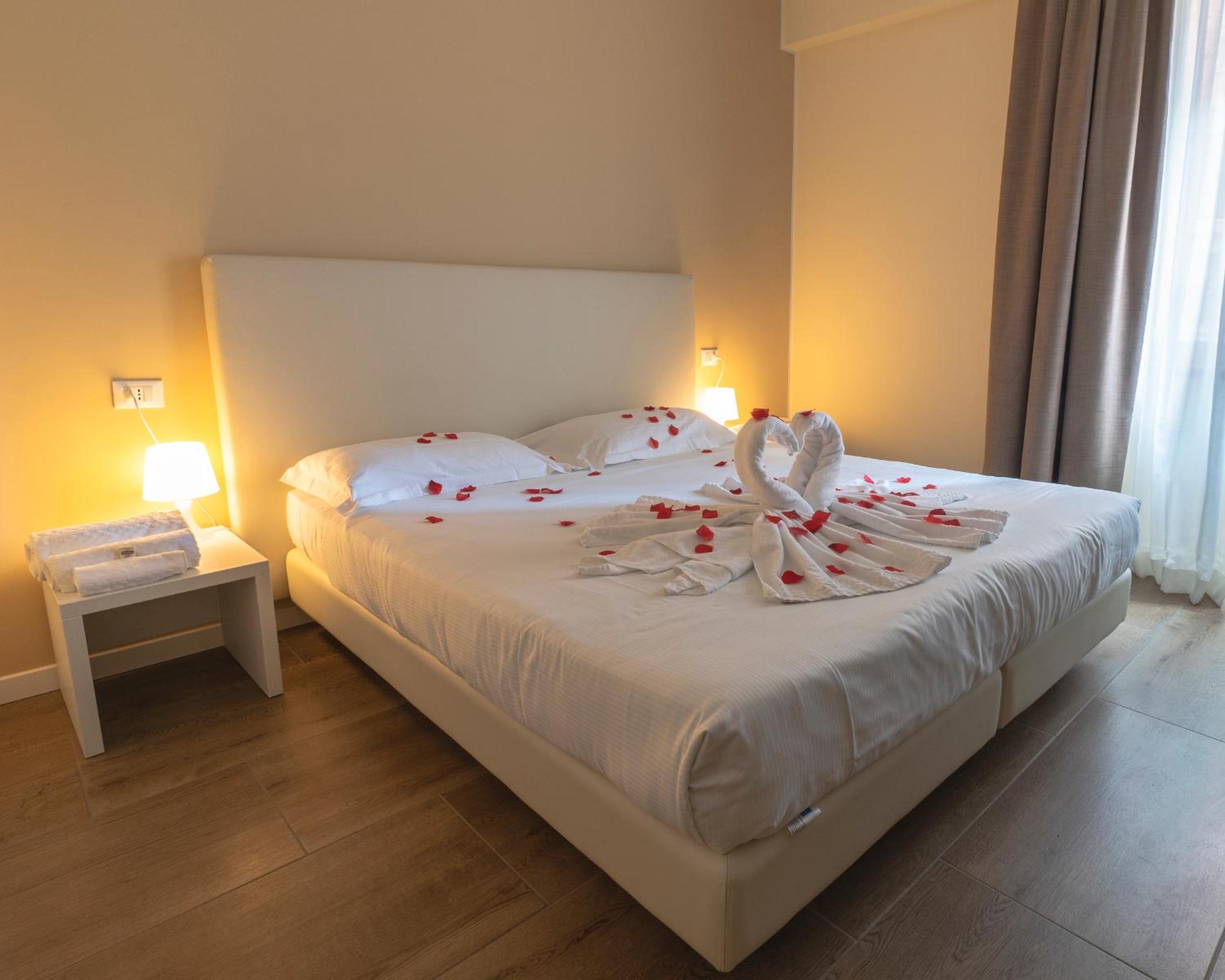Standard Double Room - Photo 14