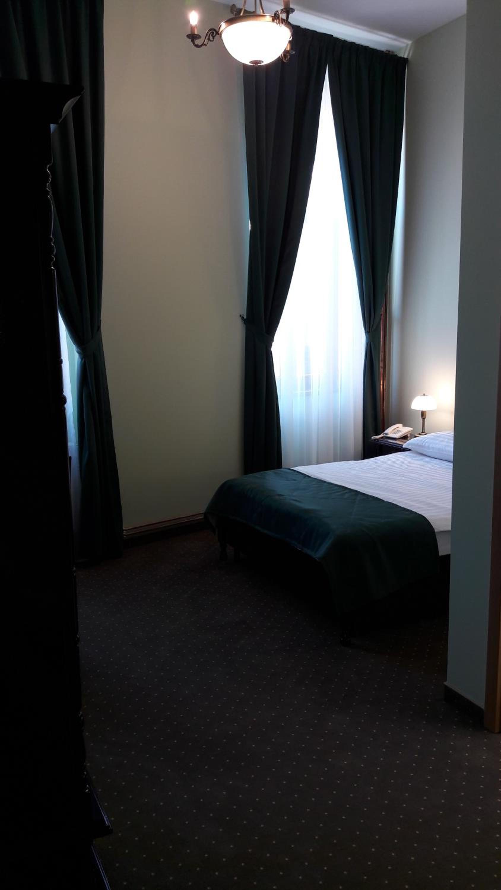 Deluxe Double Room with Shower photo 1