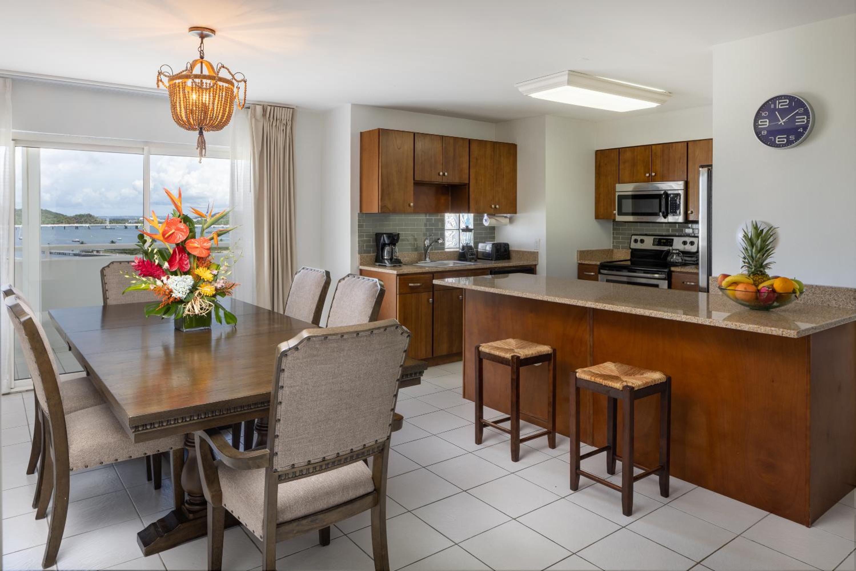 Three-Bedroom Luxury Apartment With Lagoon View - Non-Smoking, photo 6