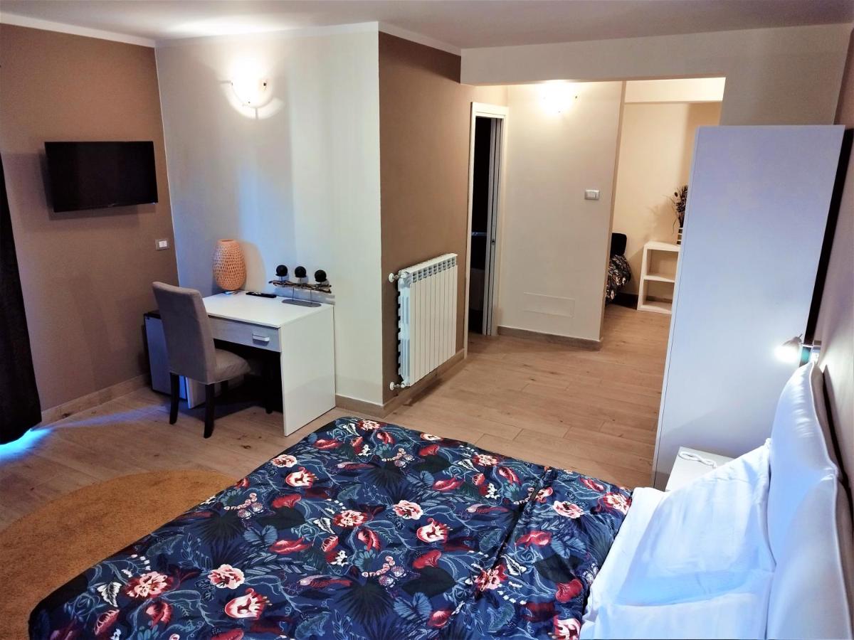 Superior Triple Room photo 2