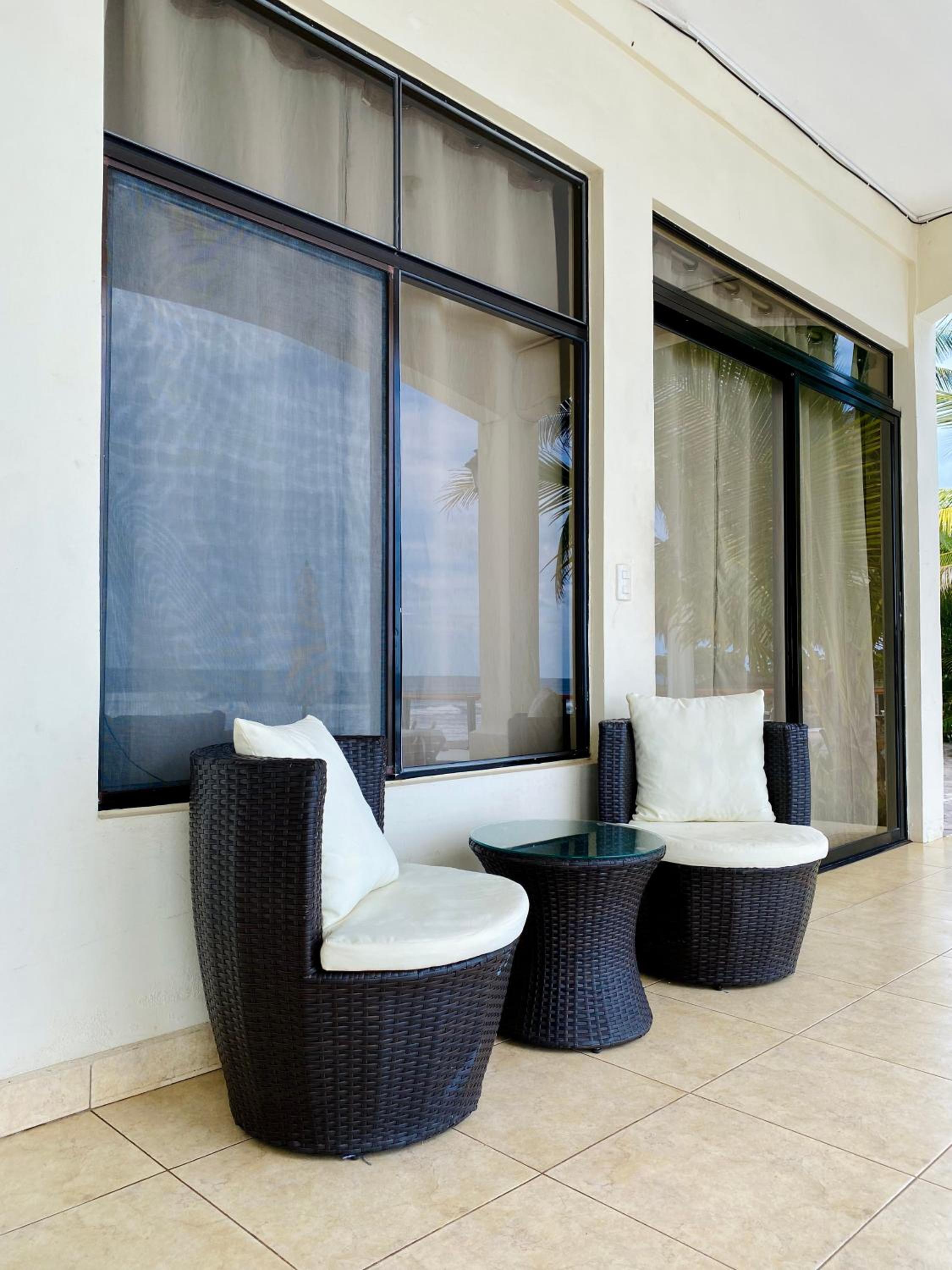 Green Suite with Ocean Front View photo 2