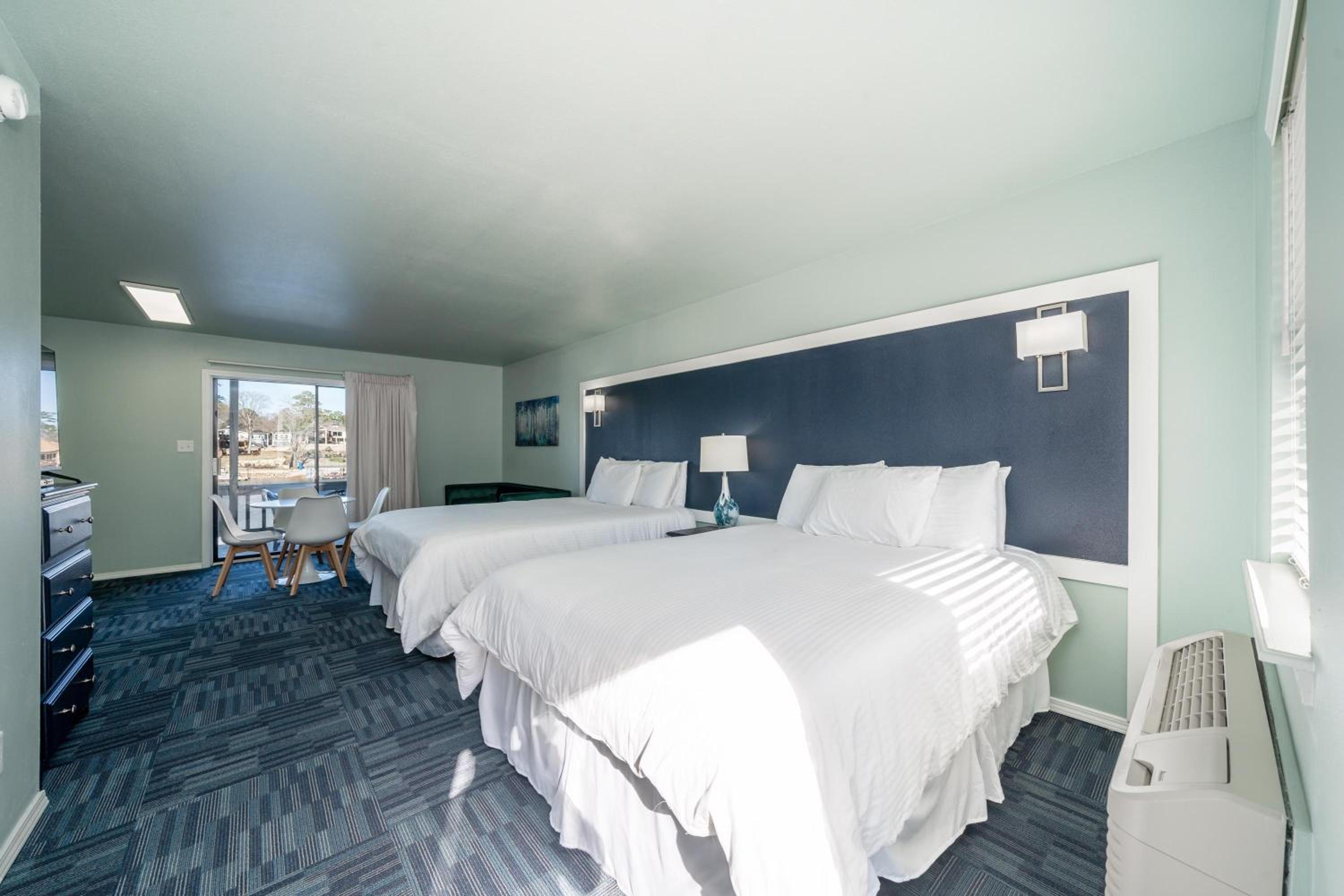 Deluxe Studio with Lake View - Ground floor photo 3