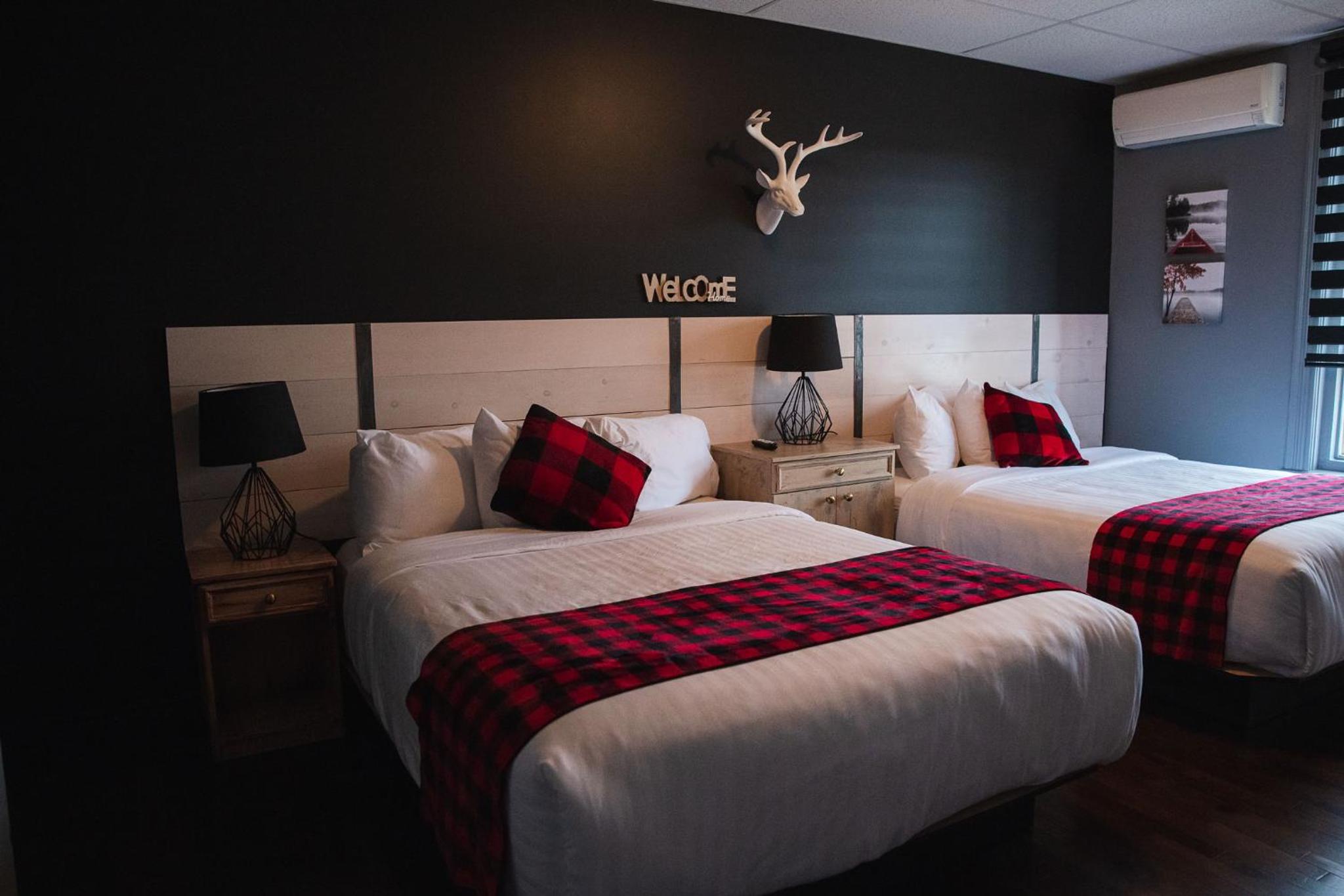 Standard Queen Room With Two Queen Beds photo 1