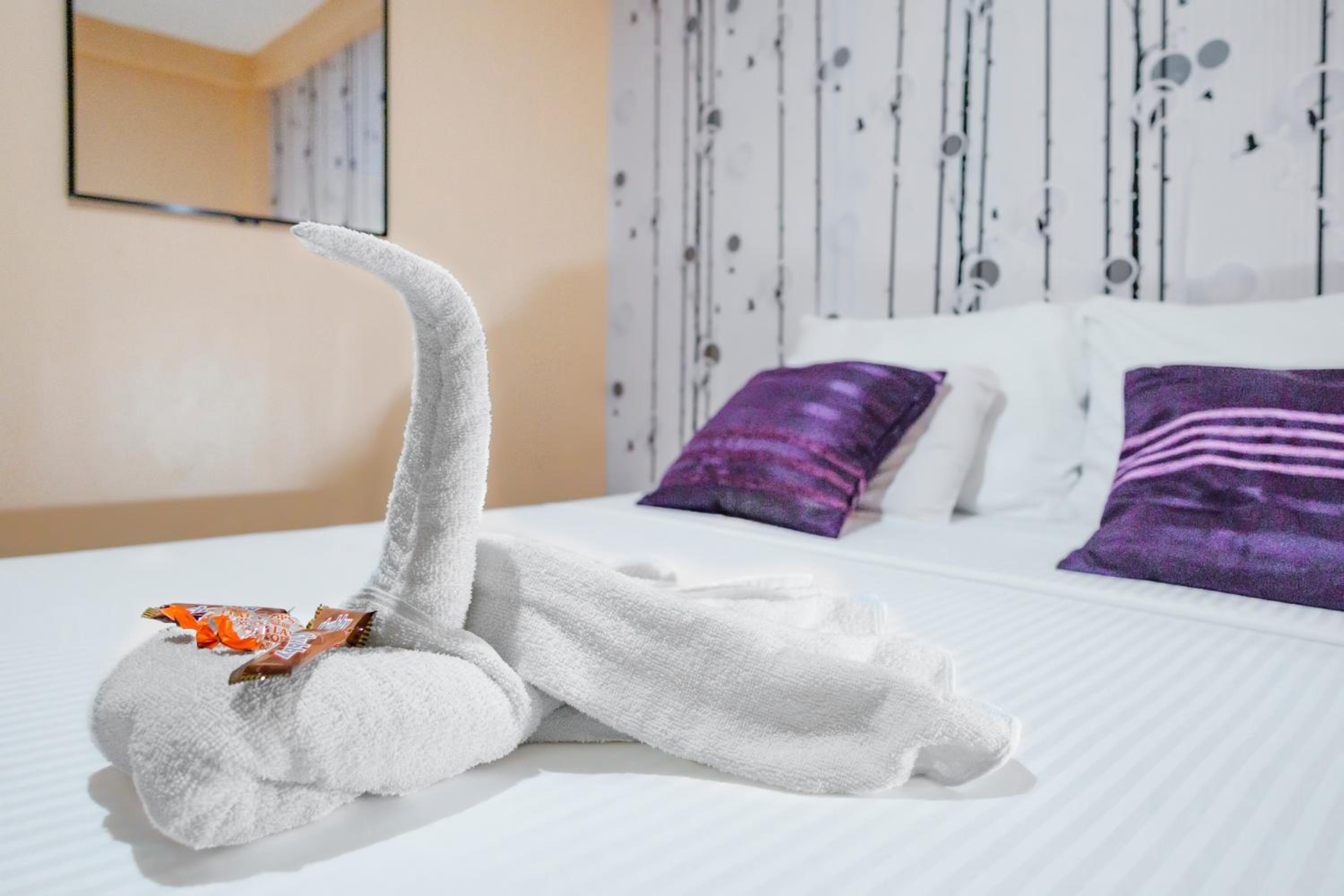 Standard Double Room with Shared Bathroom - Photo 2