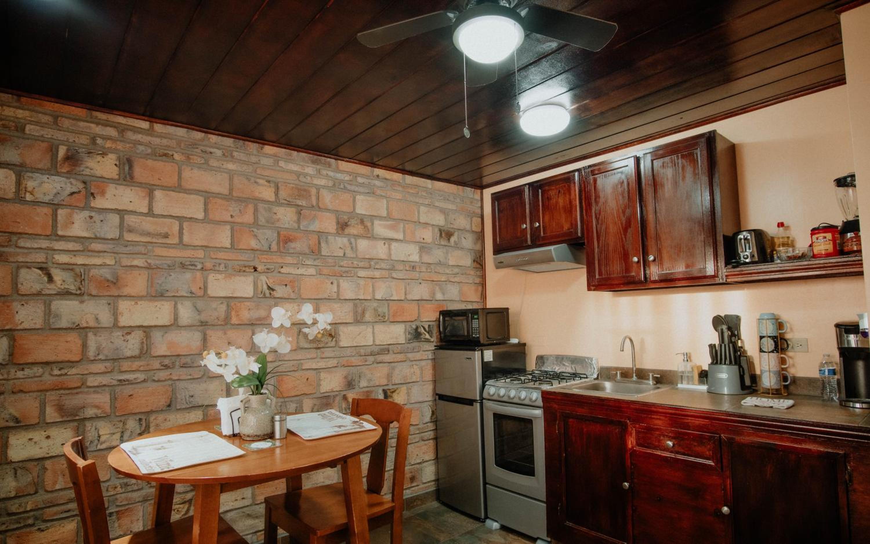 One-Bedroom Apartment - Photo 10