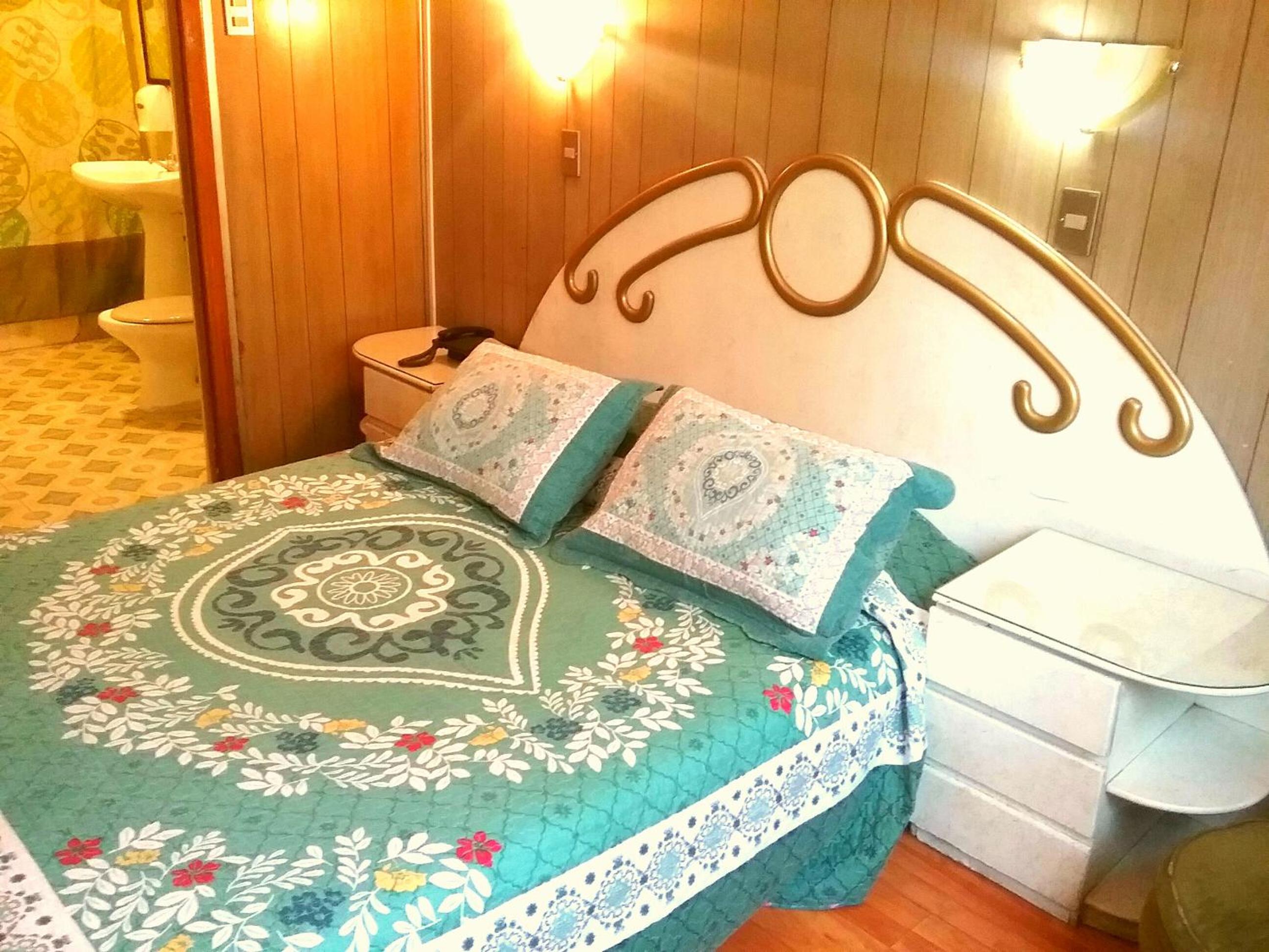 Deluxe Double Room with Shower