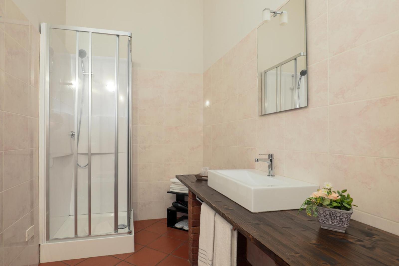 Double Room - Photo 2