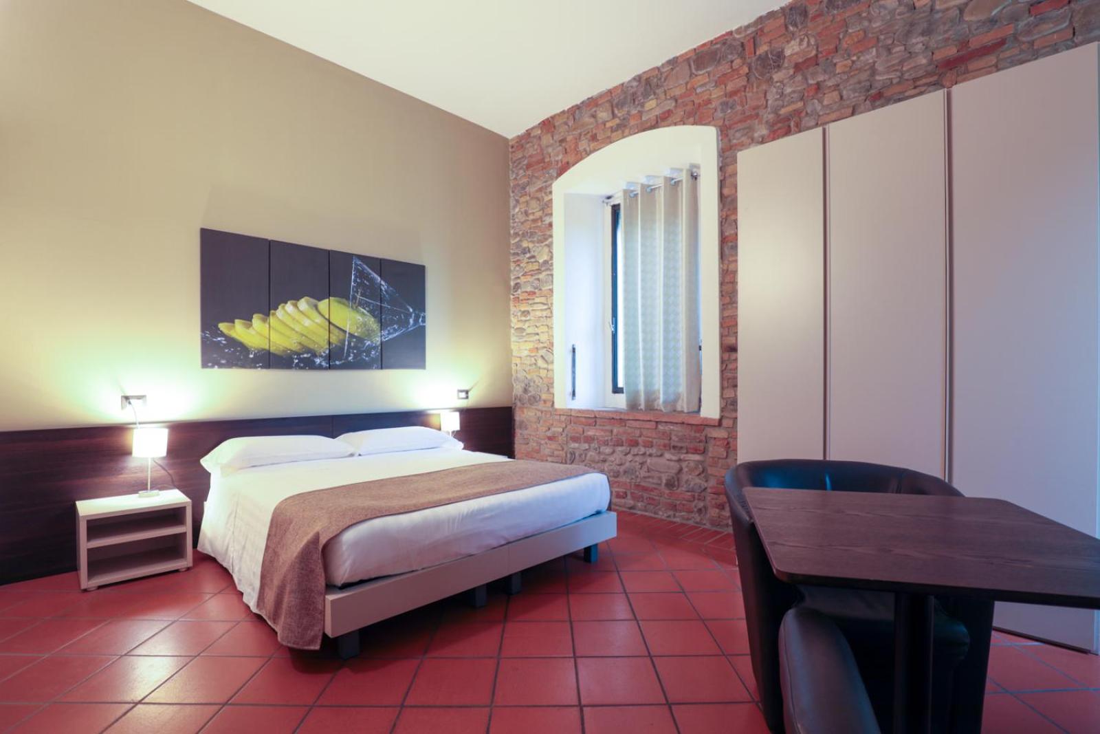 Double Room - Photo 5