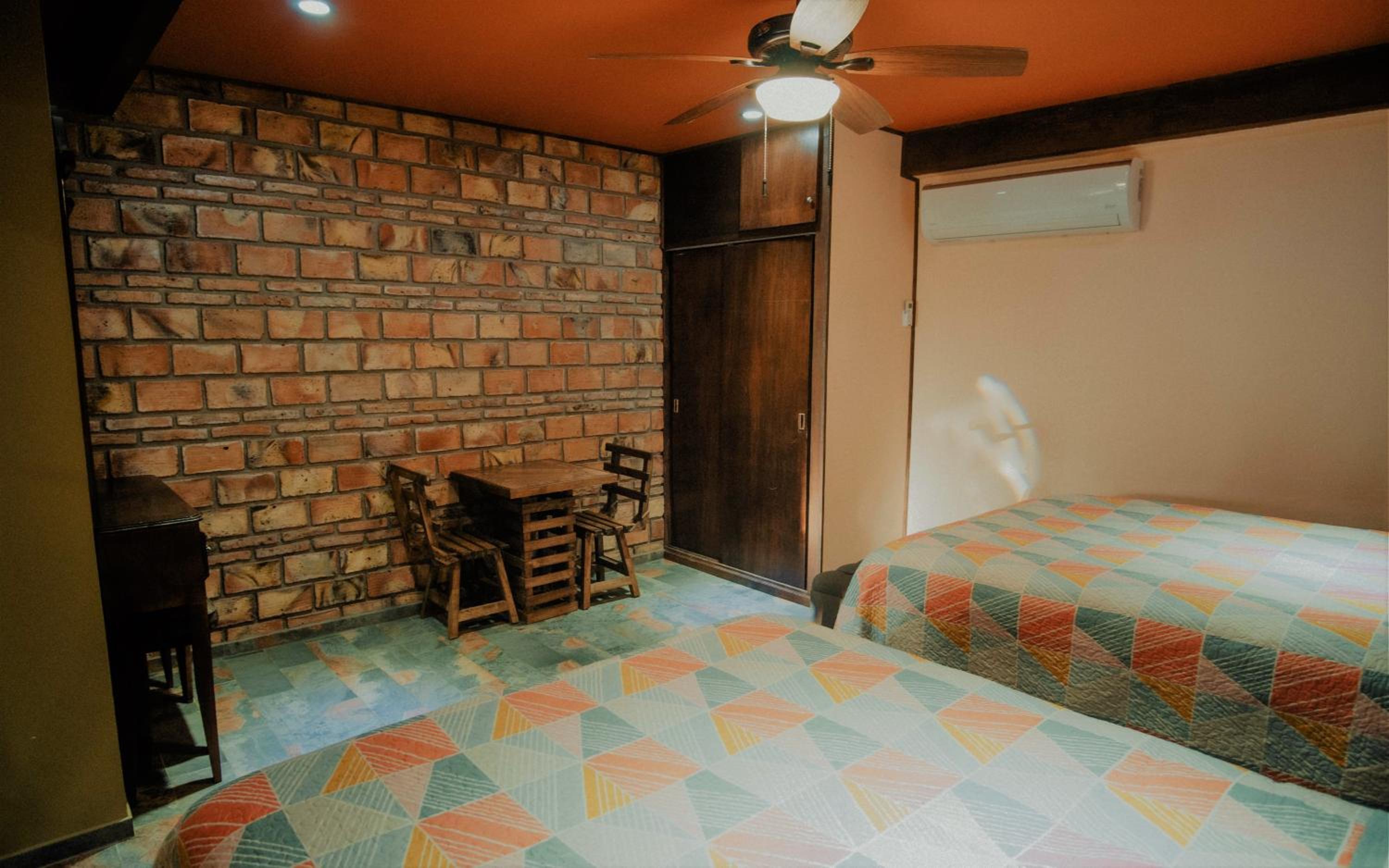 Standard Twin Room with Sofa - Photo 1