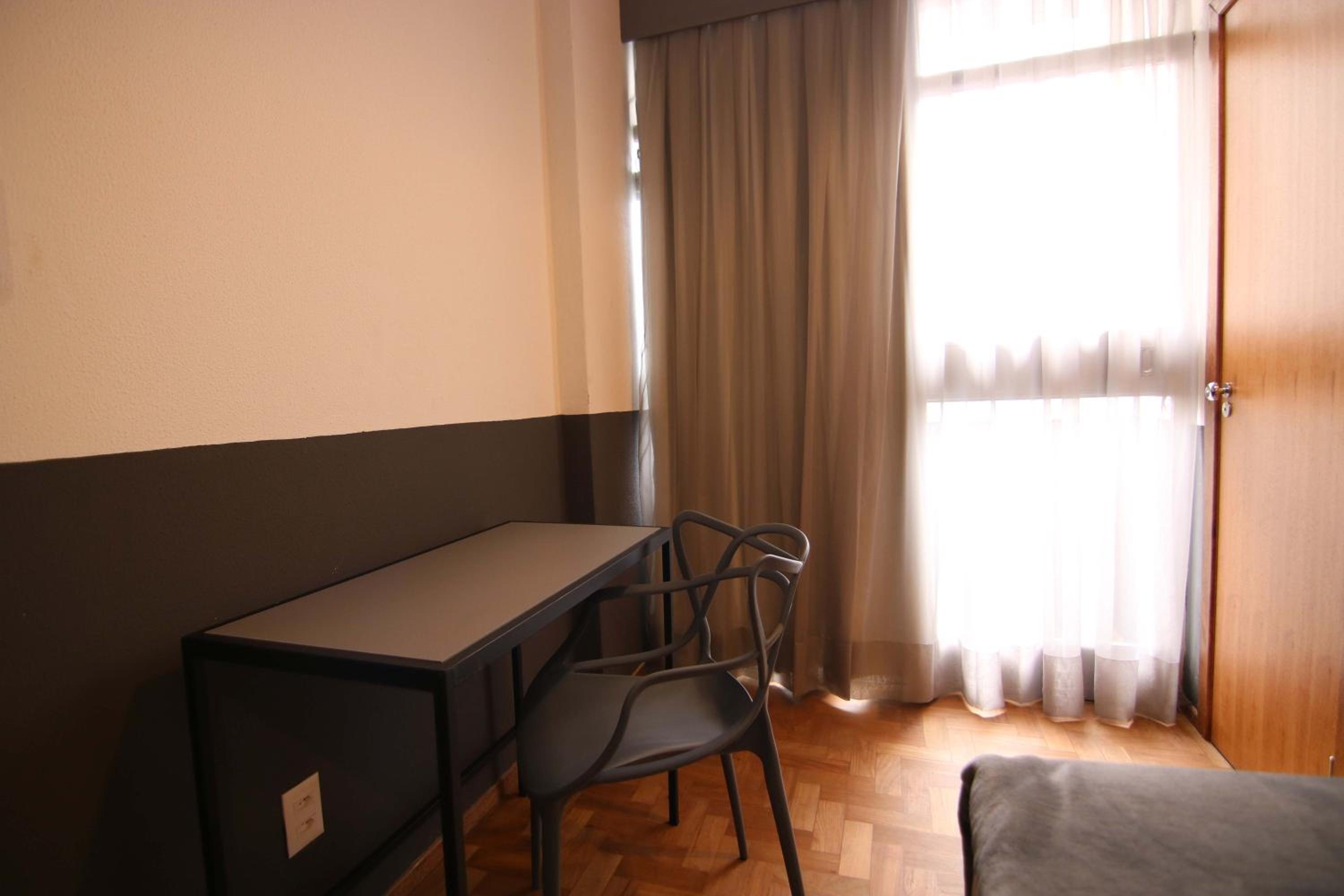 Standard Twin Room - Photo 4