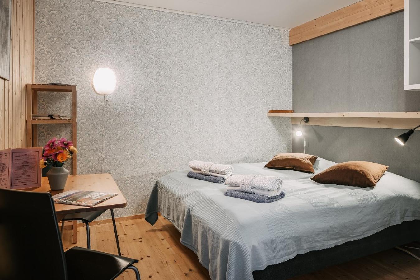Twin Room with Private Bathroom - Photo 2